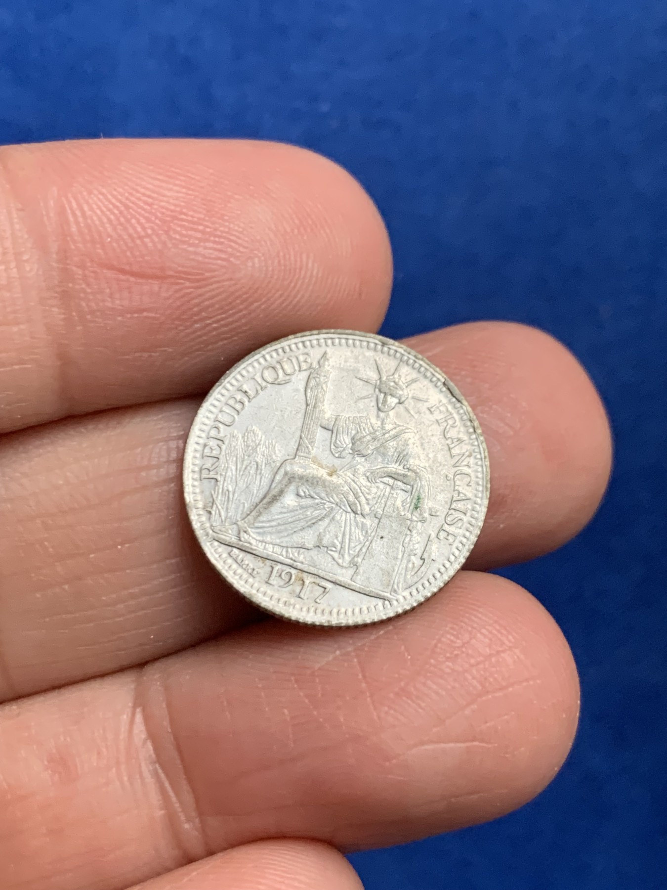 《竞宝斋》第245场-周日，周一 ，周二3场连拍 (全场包邮) 1917年法属印支坐洋10分银币，好品好年份