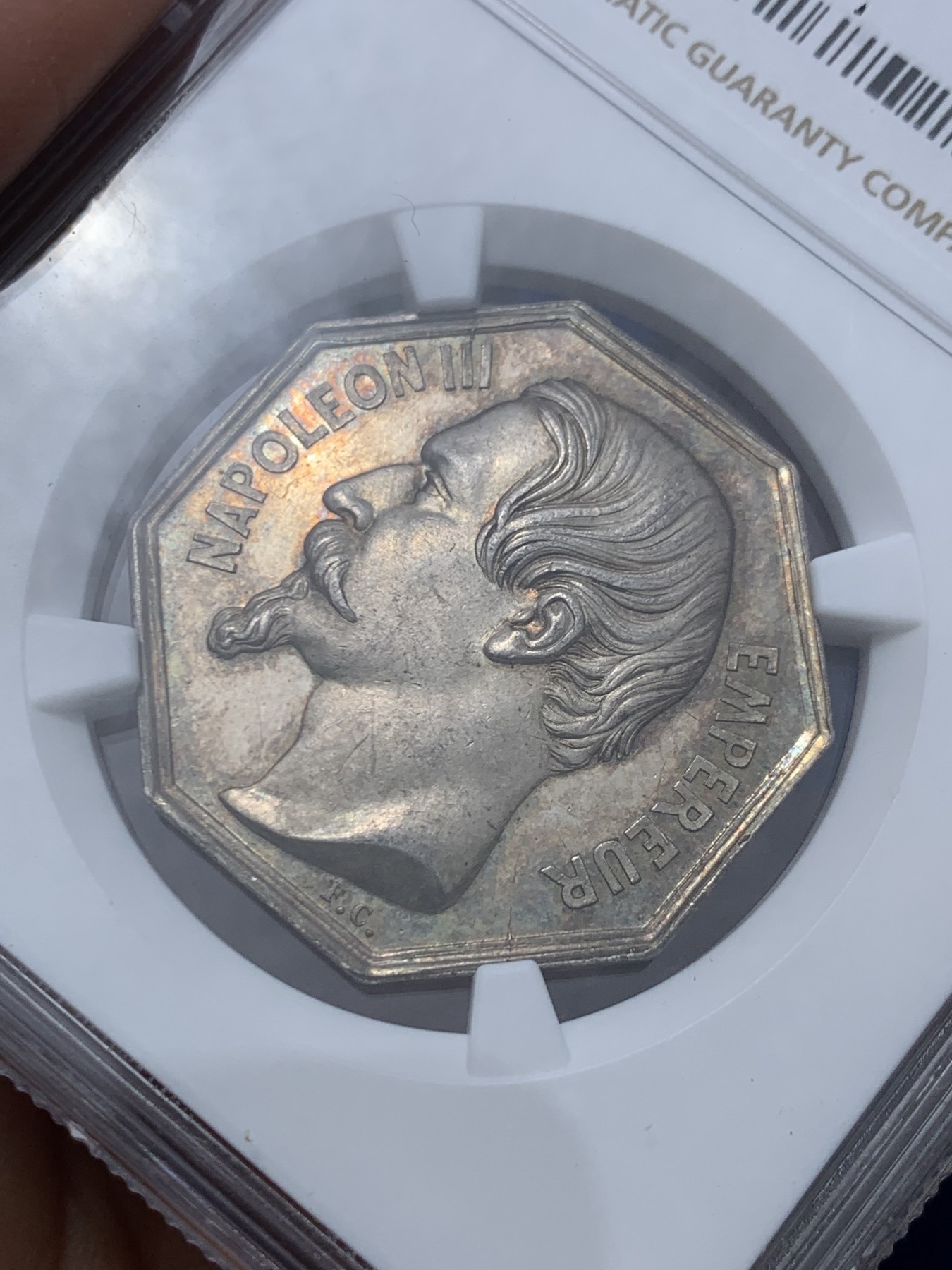 《竞宝斋》第245场-周日，周一 ，周二3场连拍 (全场包邮) NGC-MS63 法国1860-1879拿破仑三世头像八角银制代币，卢瓦尔沙托公证人。蜜蜂边铭，早期年份，彩浆好状态。经典拿三头像，63收藏级分数