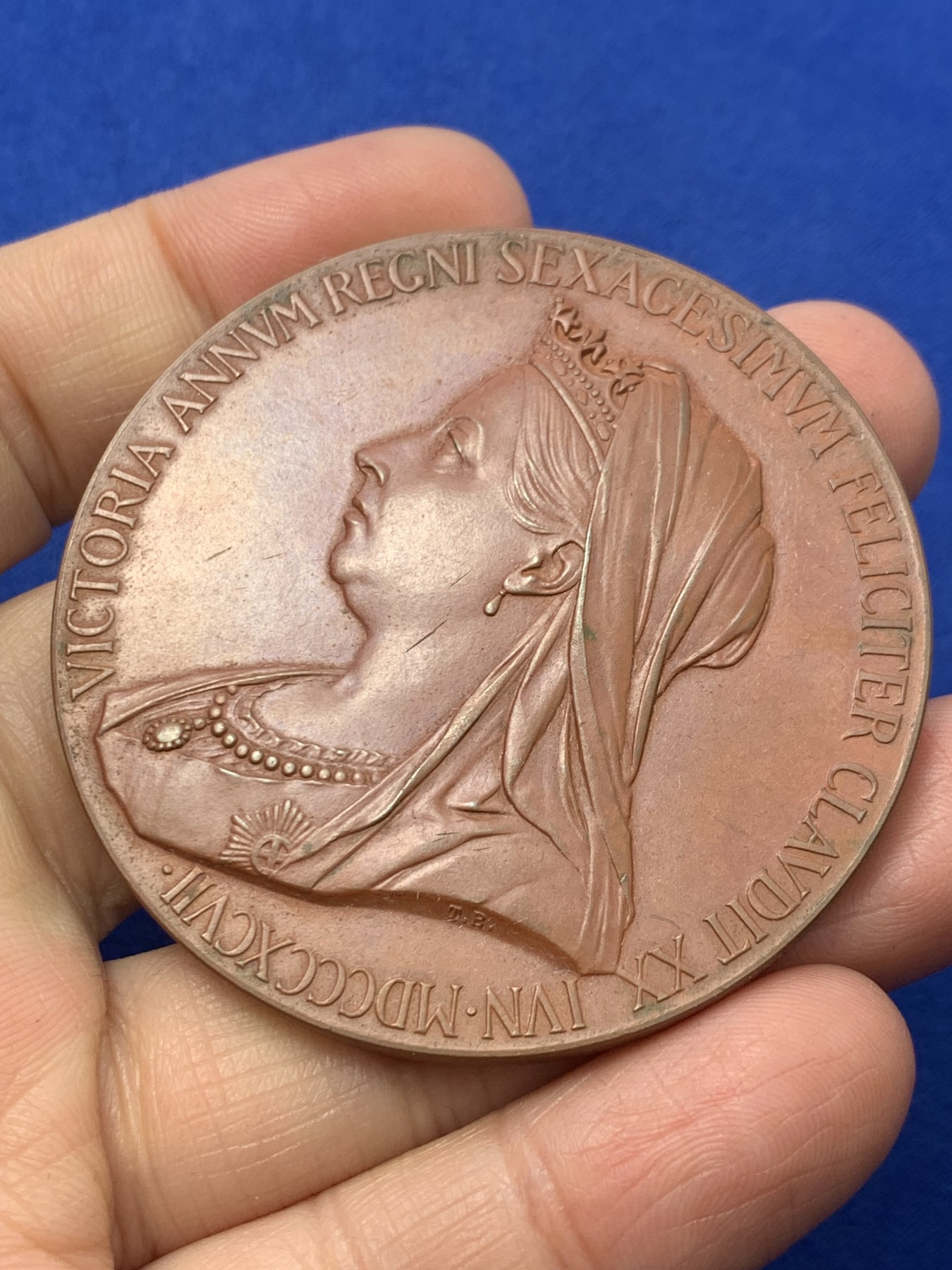 《竞宝斋》第246场-周日，周一 ，周二3场连拍 (全场包邮) 英国1897年维多利亚登基60周年纪年钻石禧年大铜章 好品带原盒 细节见图