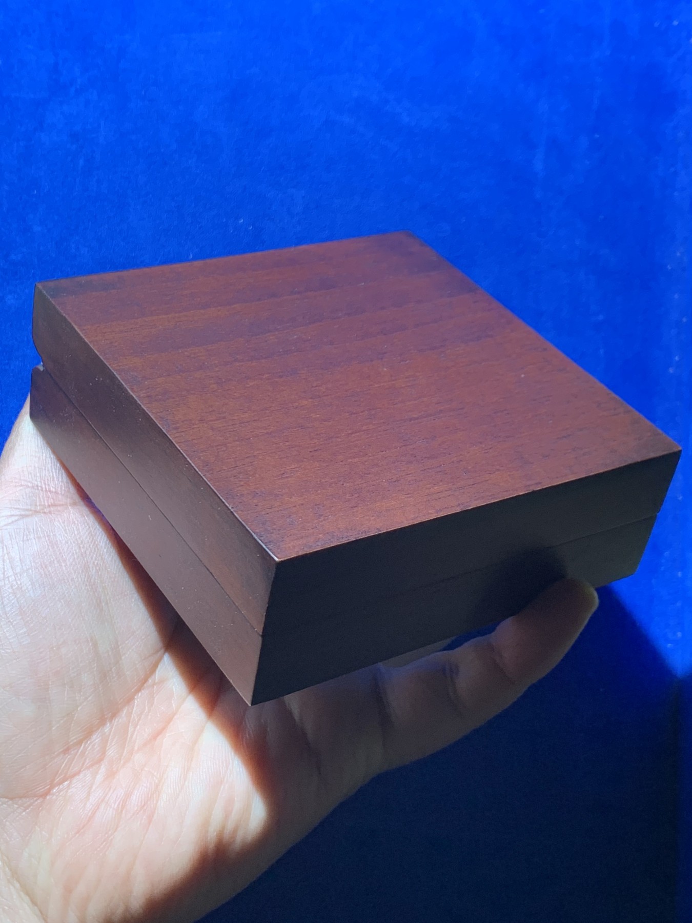 《竞宝斋》第246场-周日，周一 ，周二3场连拍 (全场包邮) 喀麦隆2021年2000中非法郎 山地猩猩2盎司高浮雕银币 发行500枚 雕刻精美 盒证全 62.2克 999银