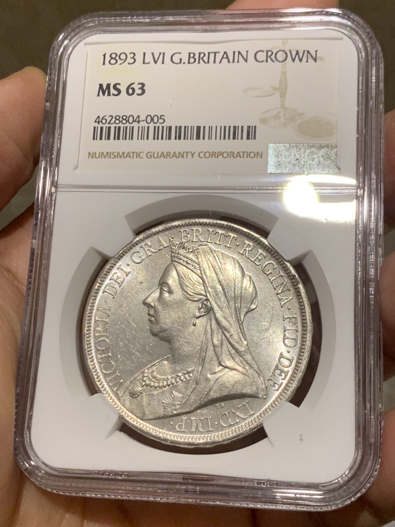 《竞宝斋》第246场-周日，周一 ，周二3场连拍 (全场包邮) NGC MS63 英国1893年维多利亚披纱马剑银币 转光底板 极好品相