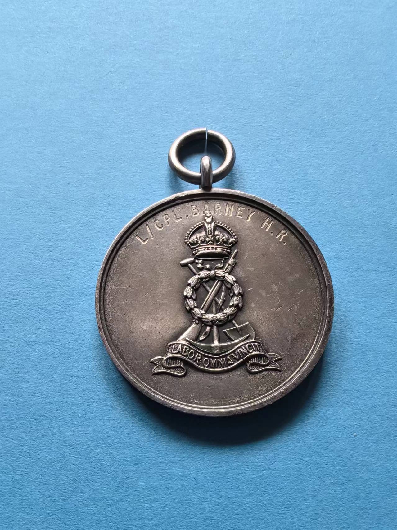外国币章第二十一期（龙年首期） 英国银章，军队体育—拔河比赛，20世纪中期，32mm20.4g