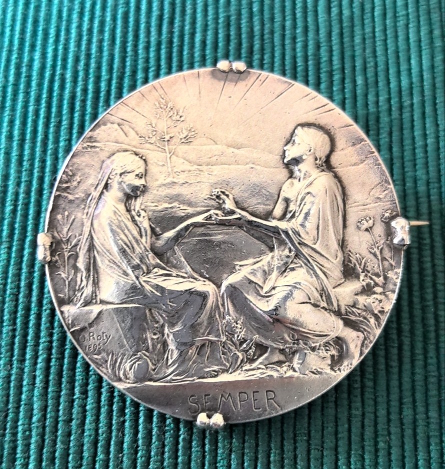 外国币章第二十一期（龙年首期） 1897年roty婚章改造胸章，41mm老式作品，状态不错正常使用