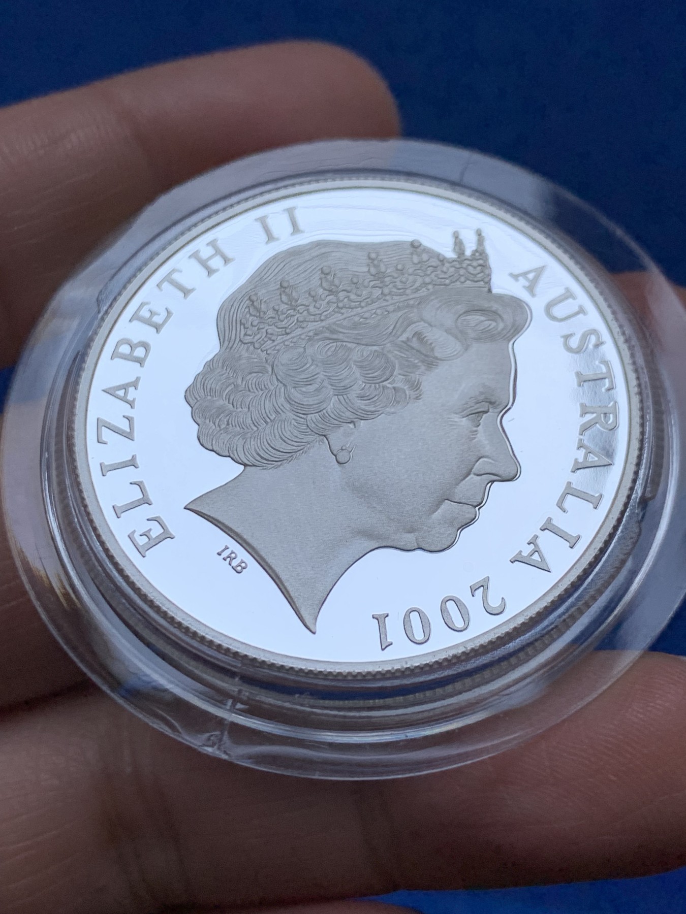 《竞宝斋》第246场-周日，周一 ，周二3场连拍 (全场包邮) 澳大利亚2001年1元 袋鼠精制1盎司银币 31.1克 999银 盒证全