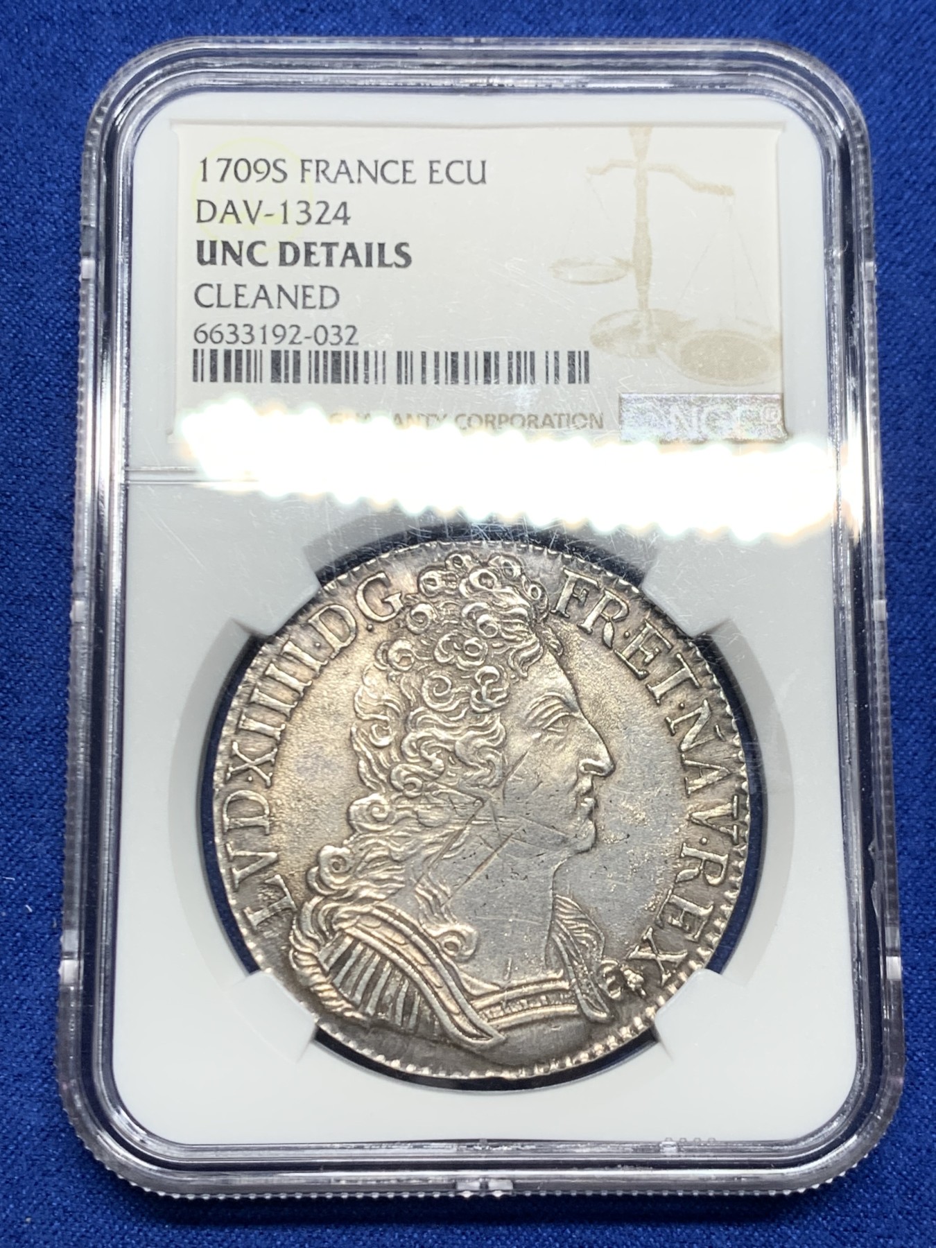 《竞宝斋》第246场-周日，周一 ，周二3场连拍 (全场包邮) NGC UNCD 法国1709年三皇冠路易十四太阳王埃居大银 人物打制清晰 卷发层次感强 整体感尚佳