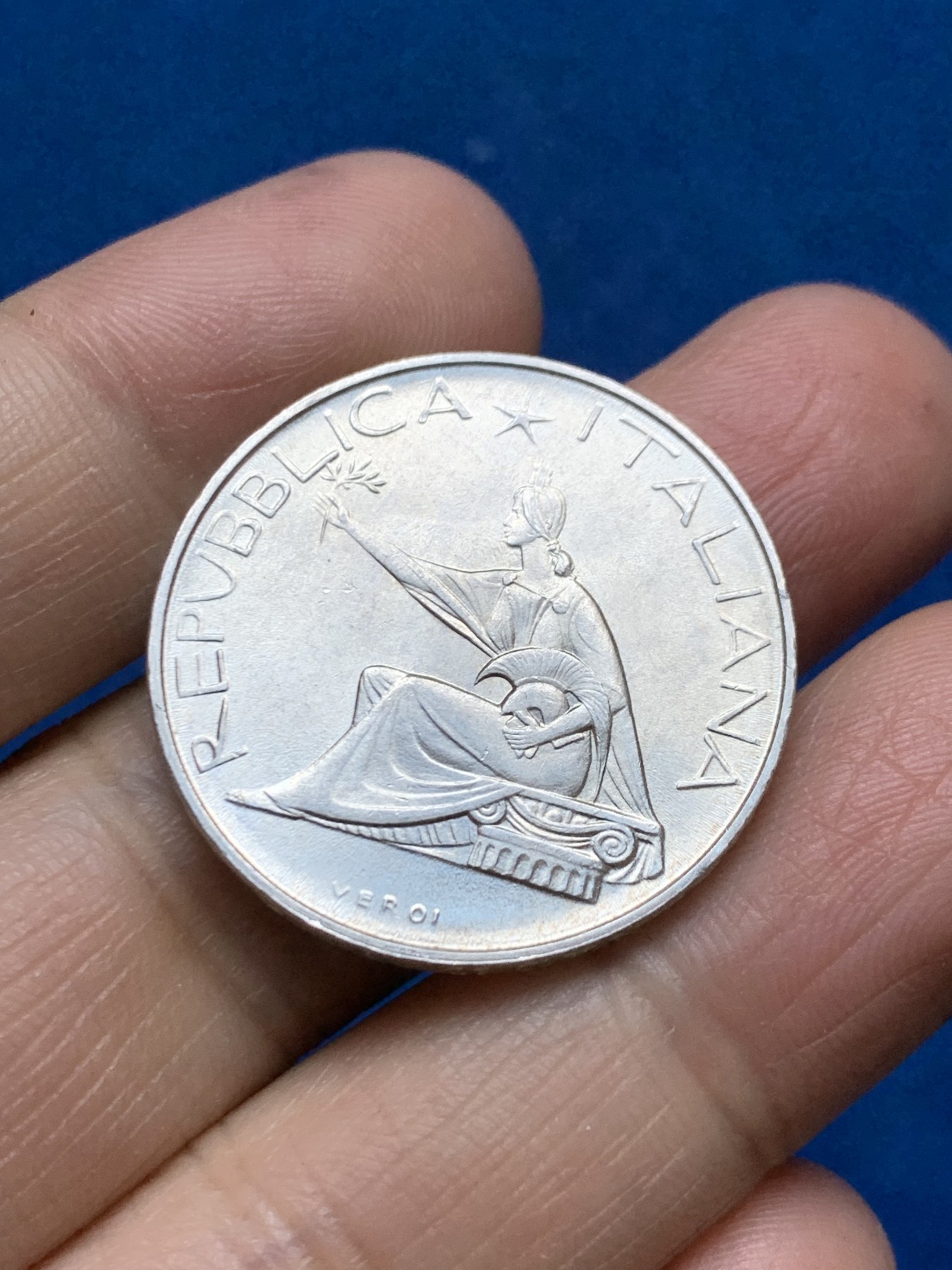 《竞宝斋》第246场-周日，周一 ，周二3场连拍 (全场包邮) 意大利 1961年 国家统一100周年纪念 马车500里拉银币 未使用品 十字光 可送评