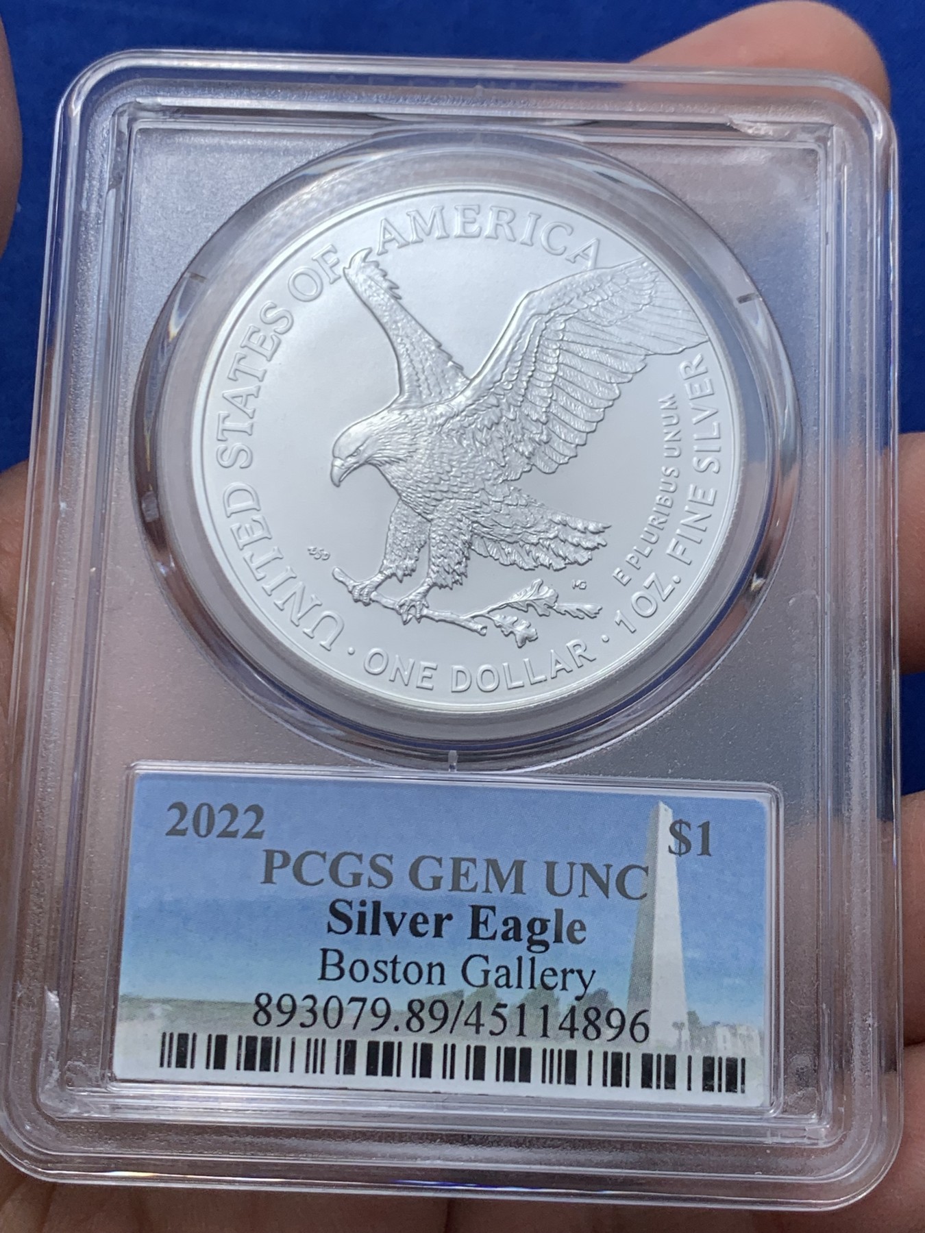 《竞宝斋》第246场-周日，周一 ，周二3场连拍 (全场包邮) 3枚一组 PCGS GEM UNC 美国自由女神银币，纪念标，盒子边缘有小磕（两枚），细节见图