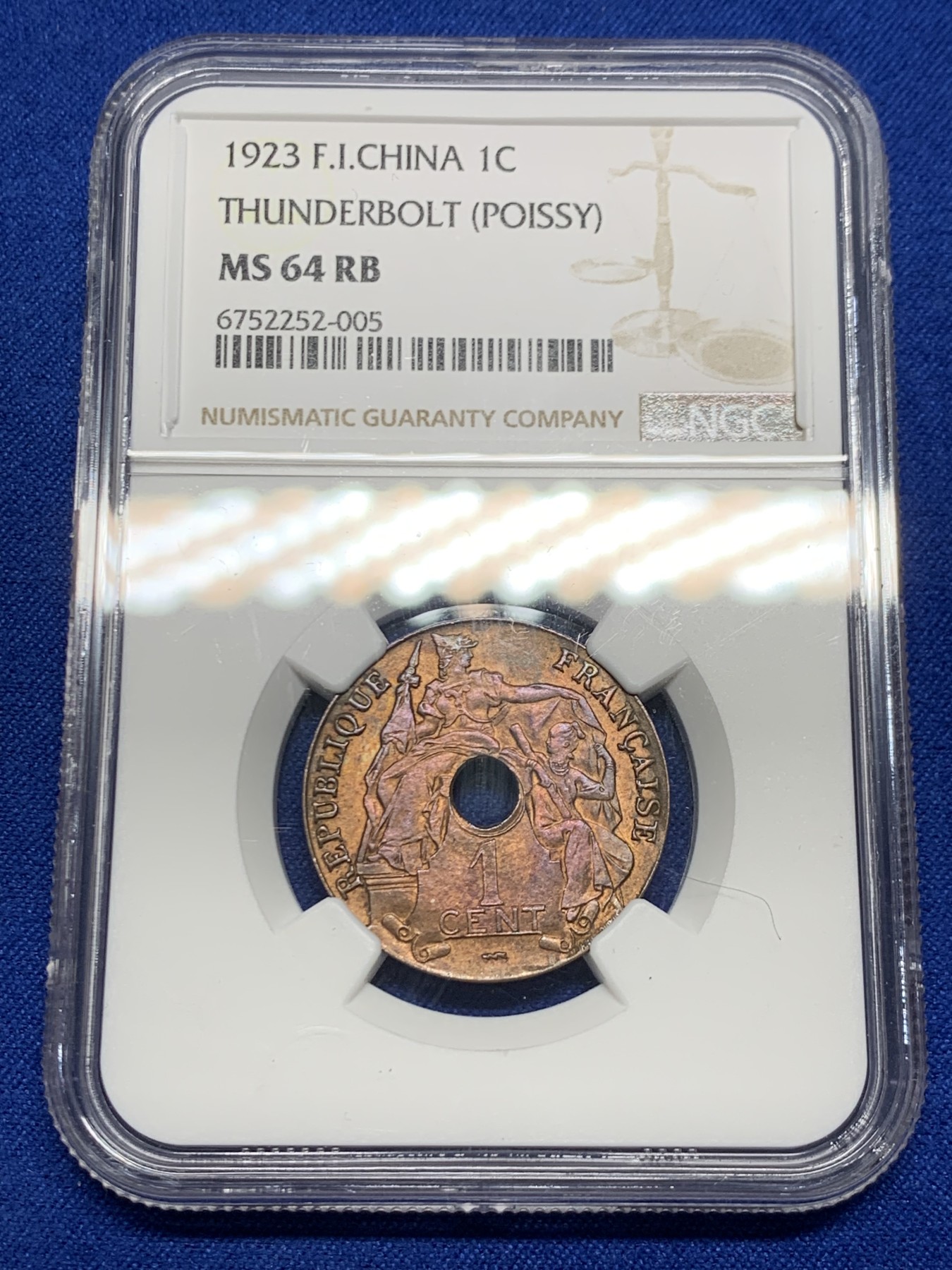 《竞宝斋》第246场-周日，周一 ，周二3场连拍 (全场包邮) NGC MS64RB 法属印支1923年百分之一 中孔铜币 THUNDERBOLT版