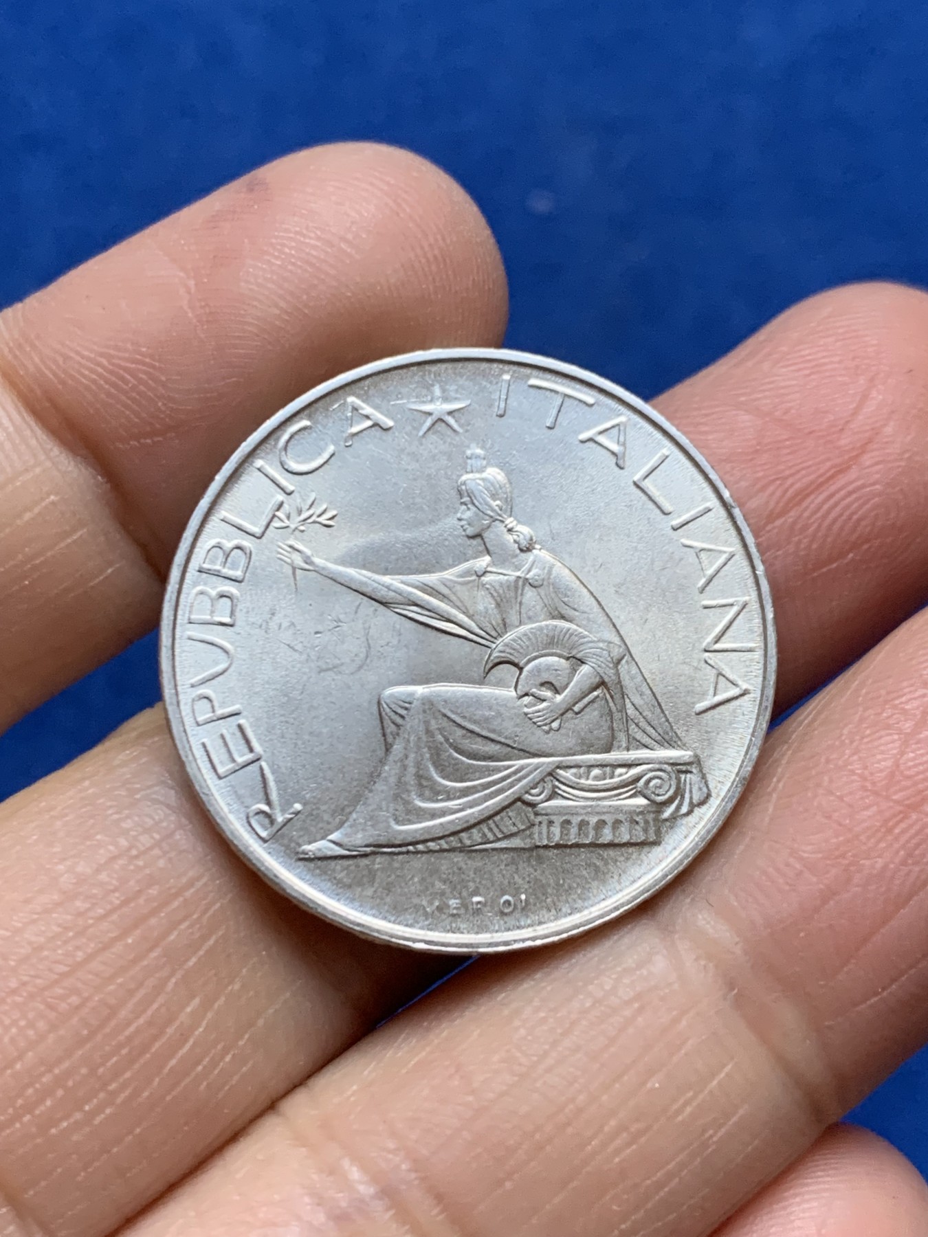 《竞宝斋》第246场-周日，周一 ，周二3场连拍 (全场包邮) 意大利 1961年 国家统一100周年纪念 马车500里拉银币 未使用品 十字光 可送评