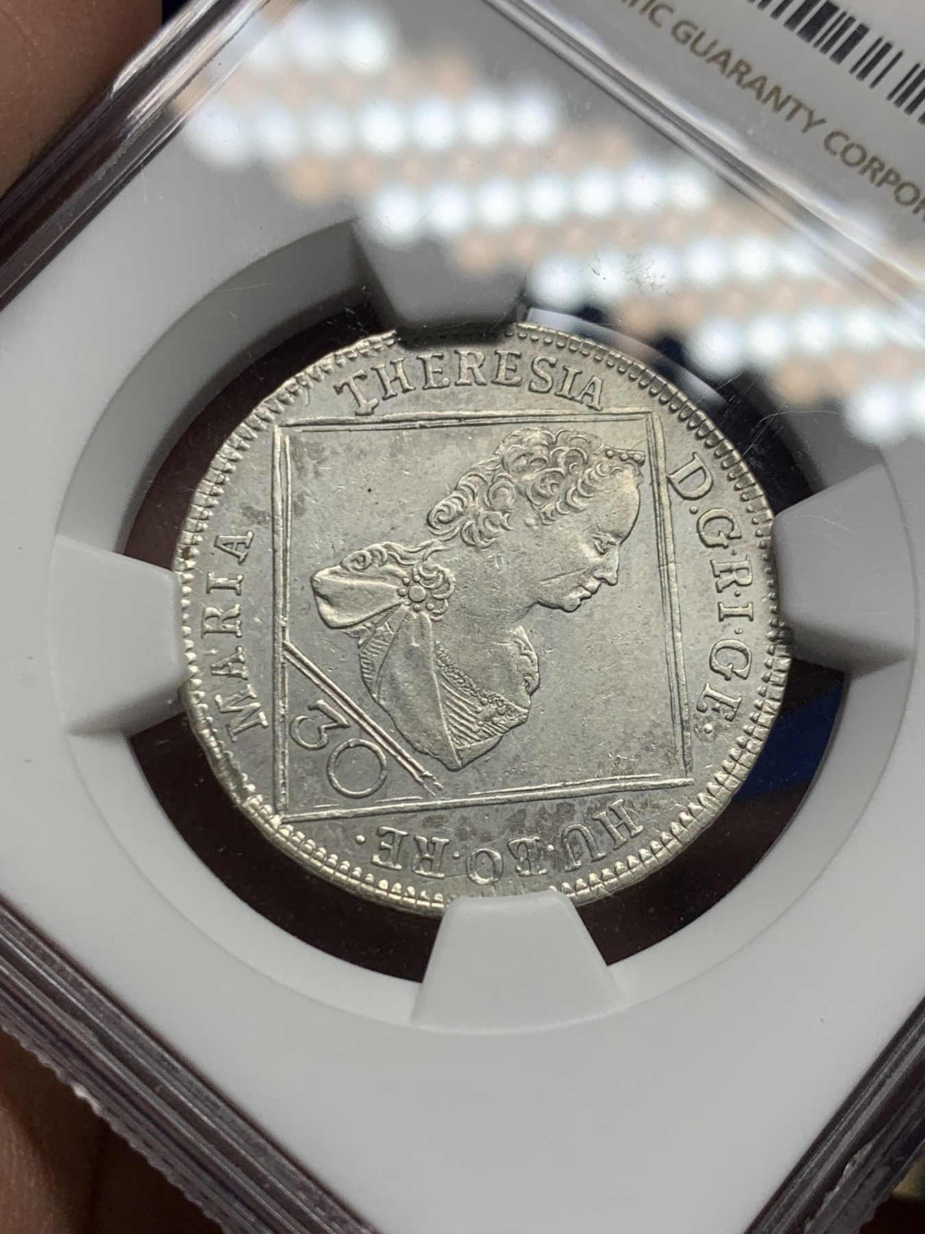 《竞宝斋》第246场-周日，周一 ，周二3场连拍 (全场包邮) NGC-AU55 唯一冠军分 1765年神罗原铸大奶妈30K银币，维也纳厂。原铸大奶妈，非常少见的品种，xf品官网参考价145美元，数据库唯一冠军。