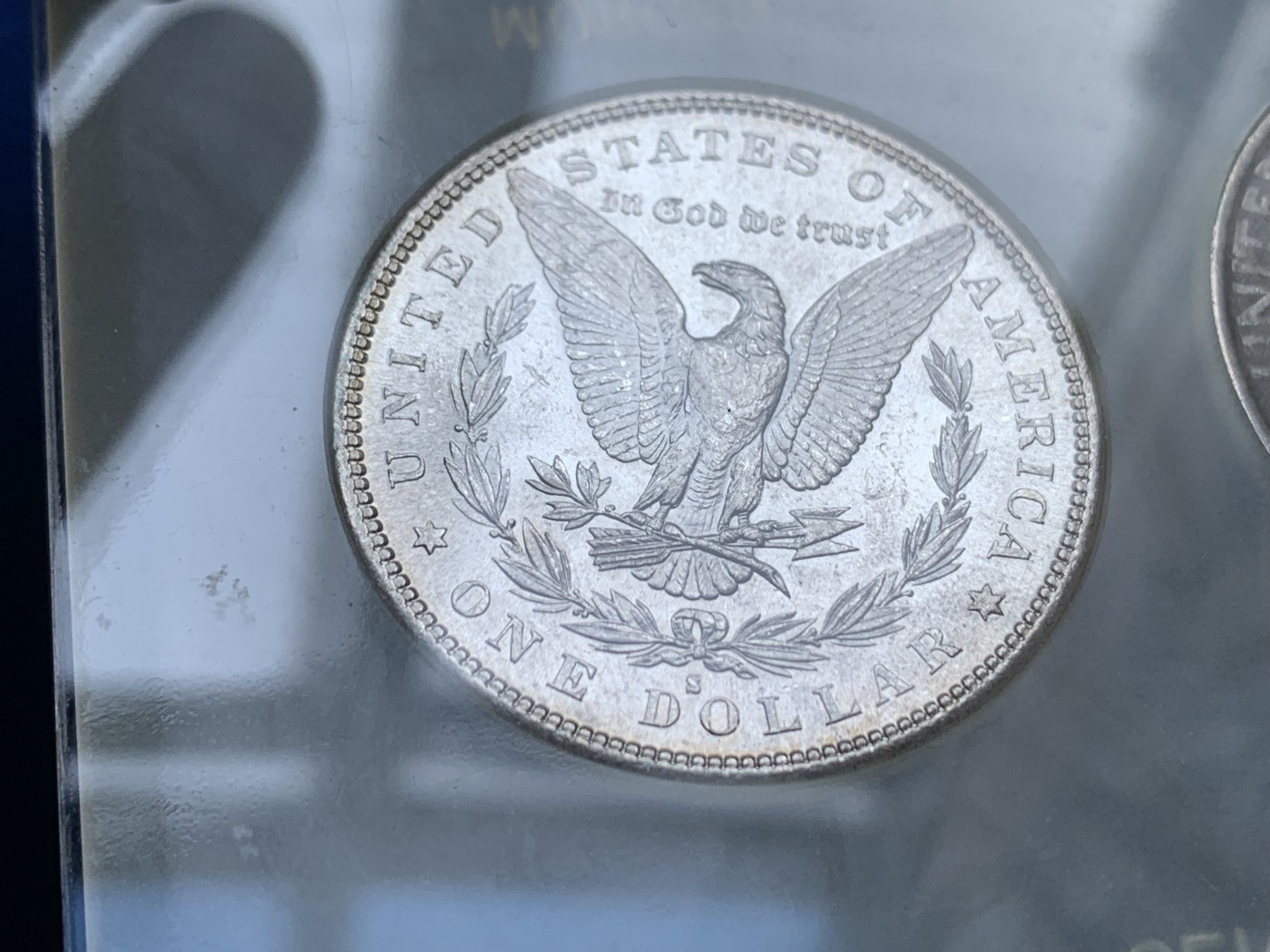 《竞宝斋》第246场-周日，周一 ，周二3场连拍 (全场包邮) 美国卡套套币3枚套，少见！含1882年摩根银币，1922年和平鸽银币，3枚都带光，喜欢的不要错过了