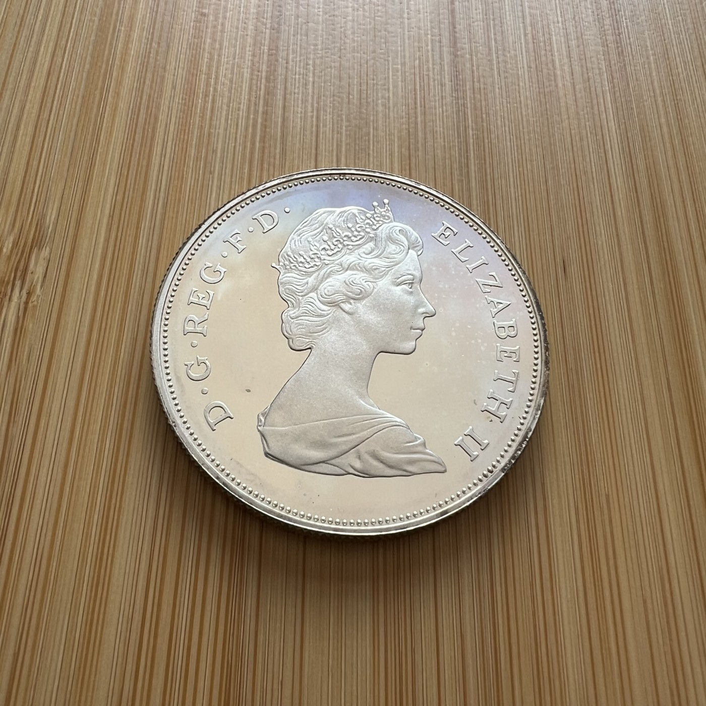 顺丰包邮 外国新银币 老银币 英国1981年查尔斯和戴安娜王妃结婚纪念精制大银币原盒证书带点彩