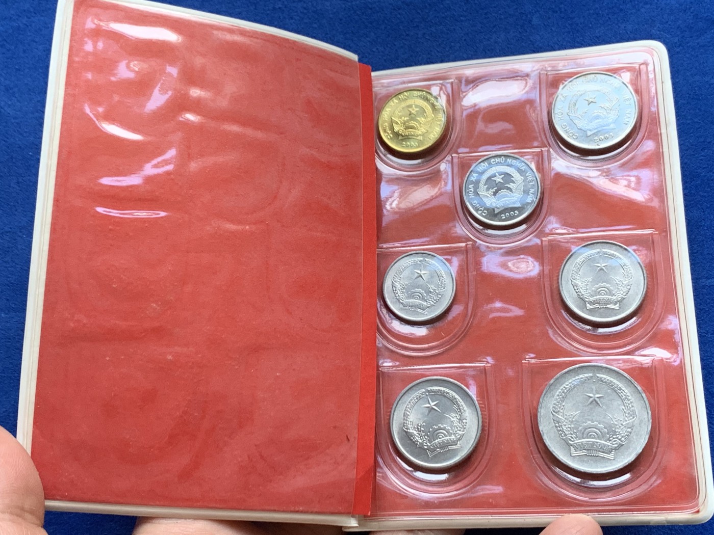 《竞宝斋》第246场-周日，周一 ，周二3场连拍 (全场包邮) 越南 7枚装 套币 比较少见的装帧方式 年份 状态 请见图