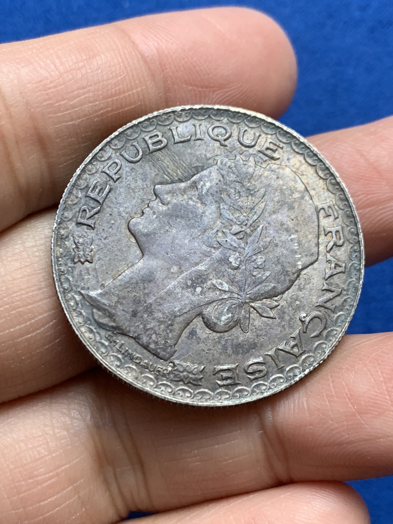 《竞宝斋》第246场-周日，周一 ，周二3场连拍 (全场包邮) 法属印度支那1931年最后的坐洋女神银币 脸前细划 细节见图