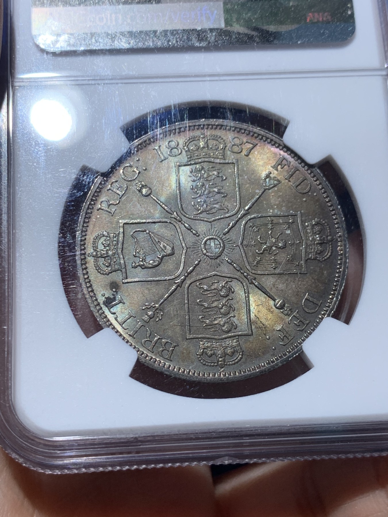 《竞宝斋》第246场-周日，周一 ，周二3场连拍 (全场包邮) NGC MS62 英国1887维多利亚女王高冠双弗洛林 阿拉伯数字1版 五彩包浆