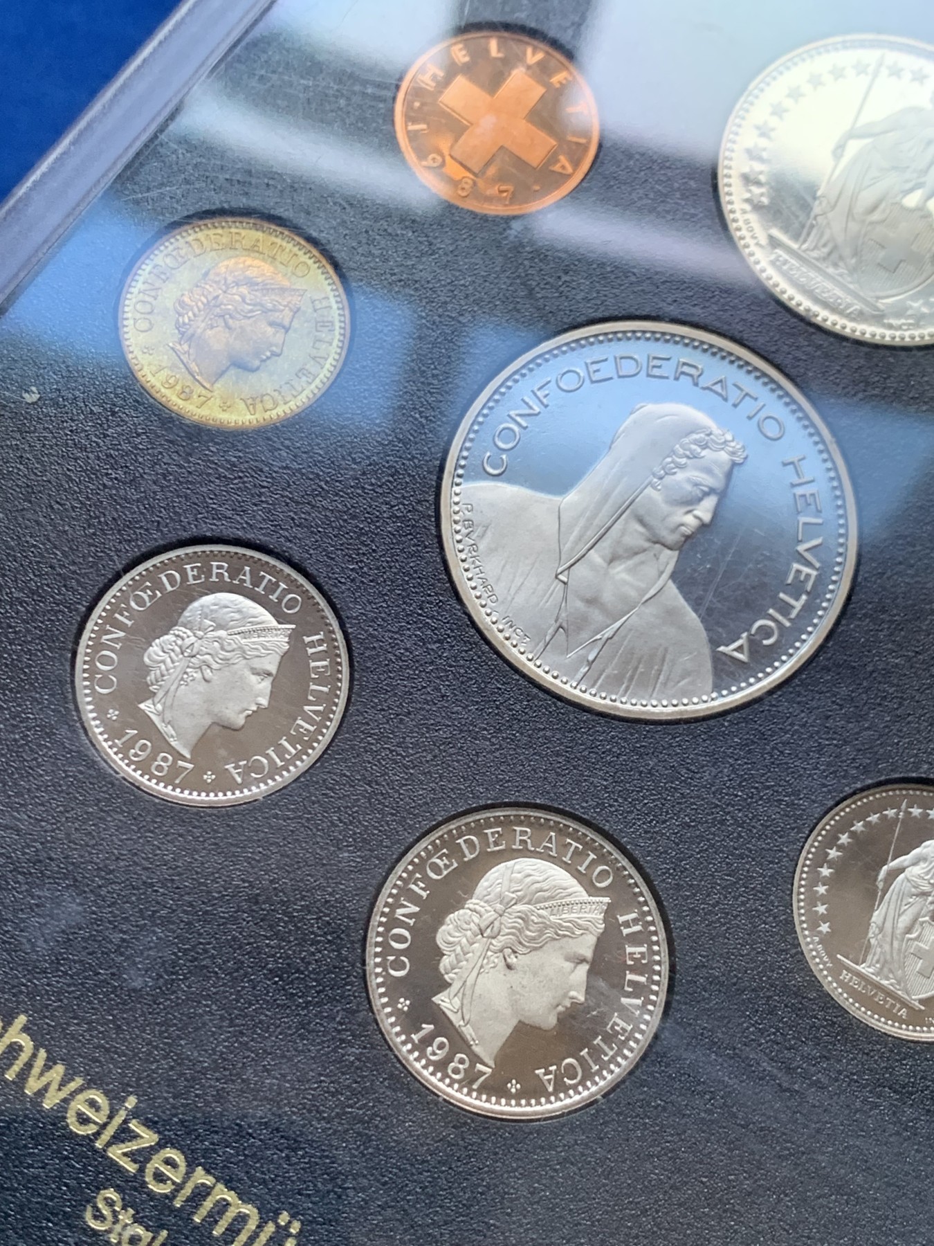 《竞宝斋》第246场-周日，周一 ，周二3场连拍 (全场包邮) 全新PL 瑞士联邦 伯尔尼造币厂1987-B 精制法郎套币