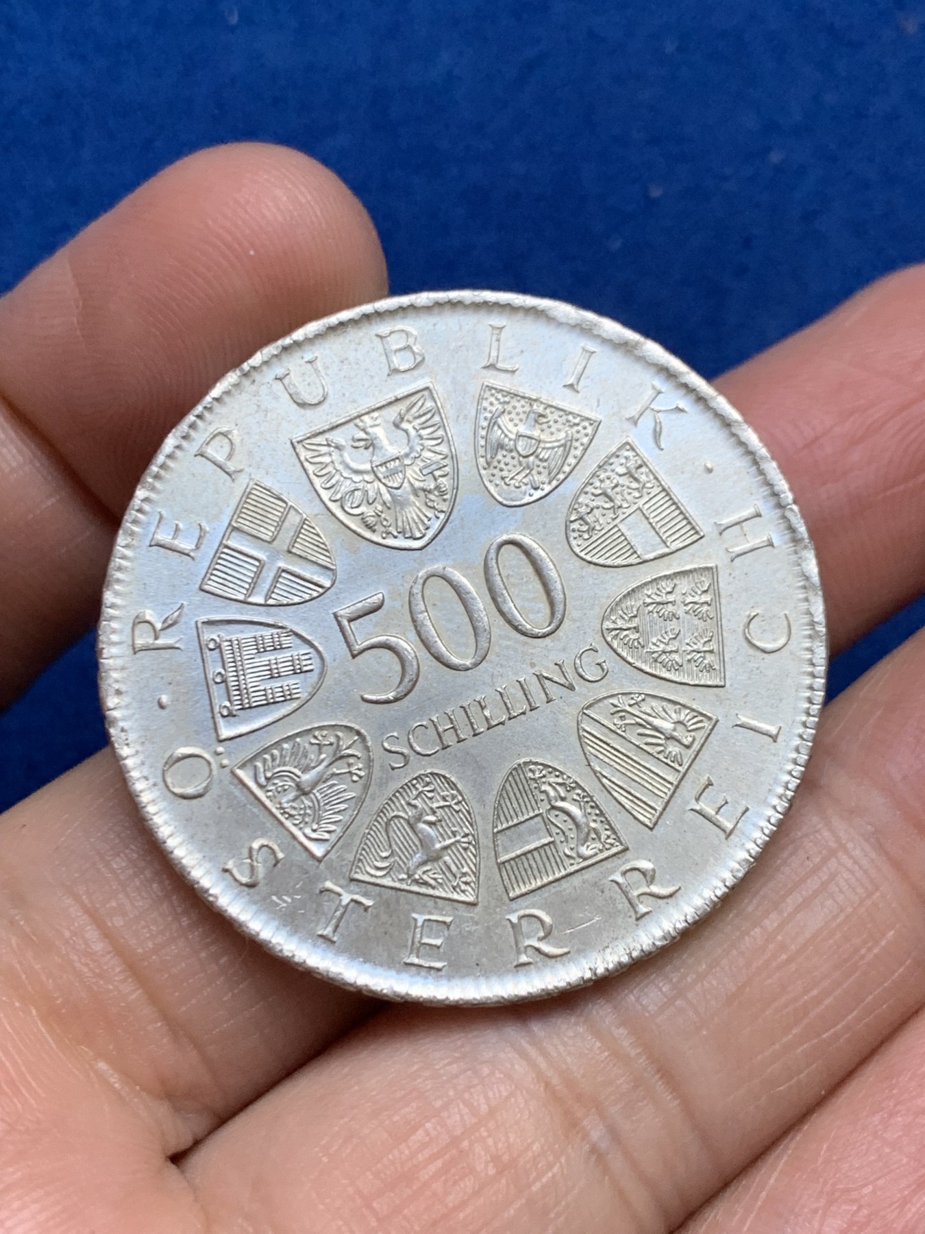 《竞宝斋》第246场-周日，周一 ，周二3场连拍 (全场包邮) 奥地利1982年圣母抱婴500先令银币