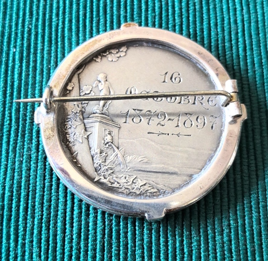 外国币章第二十一期（龙年首期） 1897年roty婚章改造胸章，41mm老式作品，状态不错正常使用