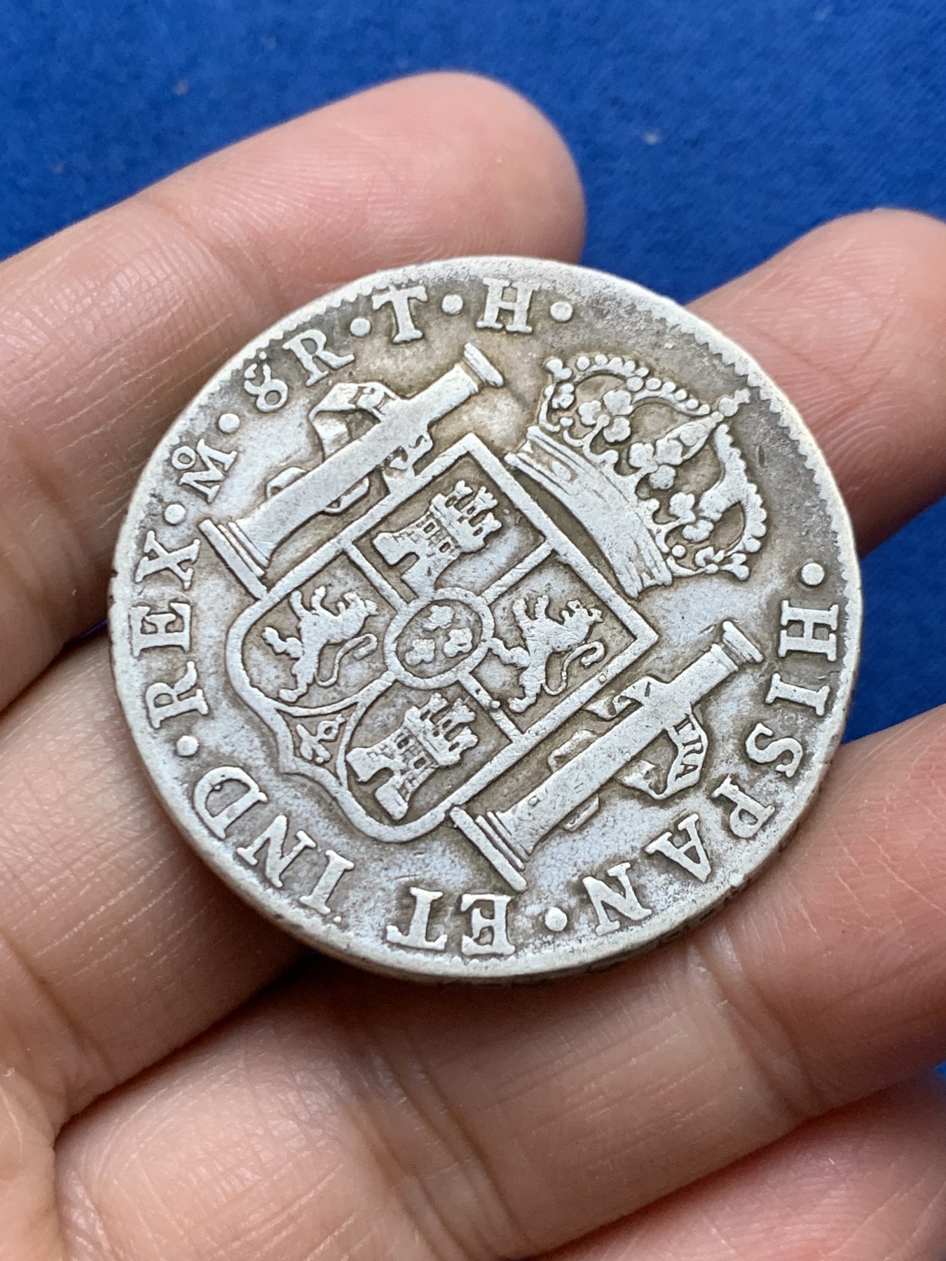 《竞宝斋》第246场-周日，周一 ，周二3场连拍 (全场包邮) 西属墨西哥1807年卡四双柱银币 8里亚尔大银币 原味币面干净难得