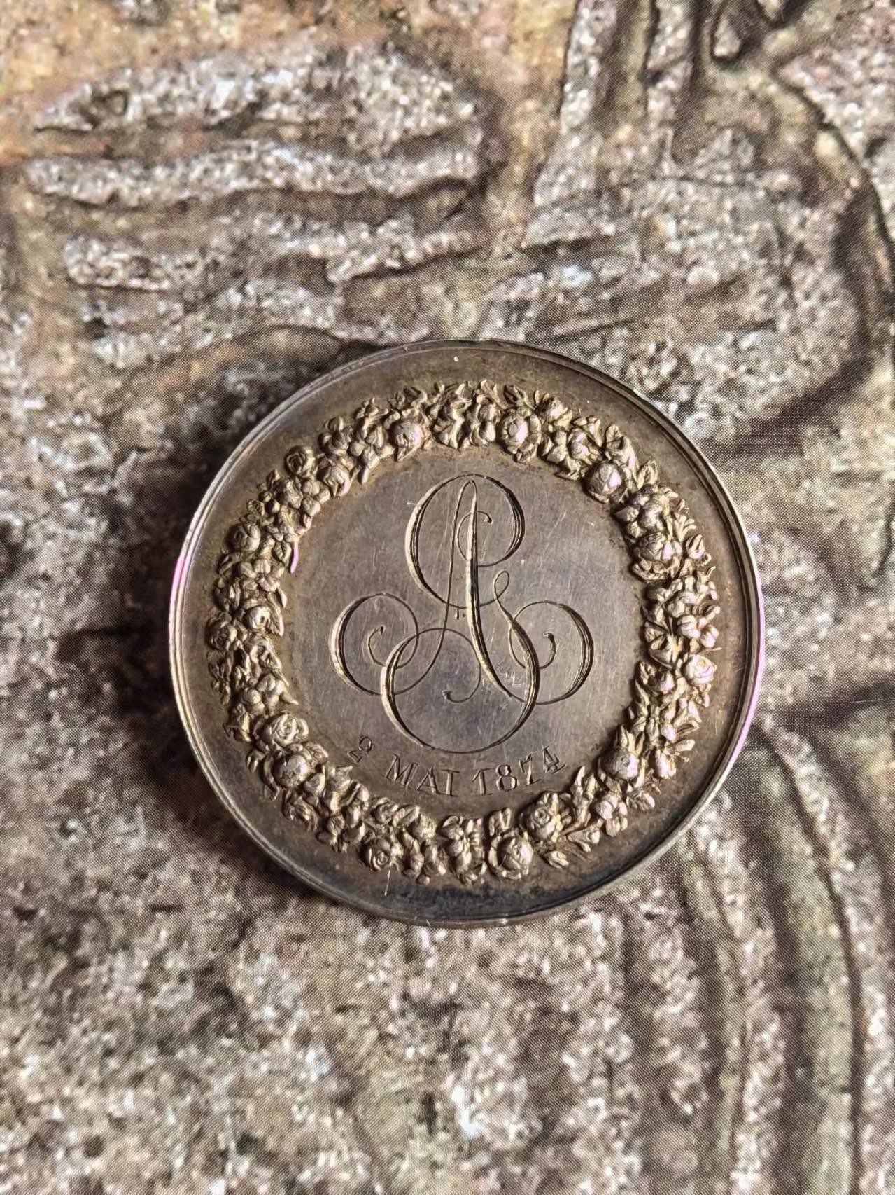 外国币章第二十一期（龙年首期） 1874年法国彩光婚章，33mm16g，蜜蜂边铭