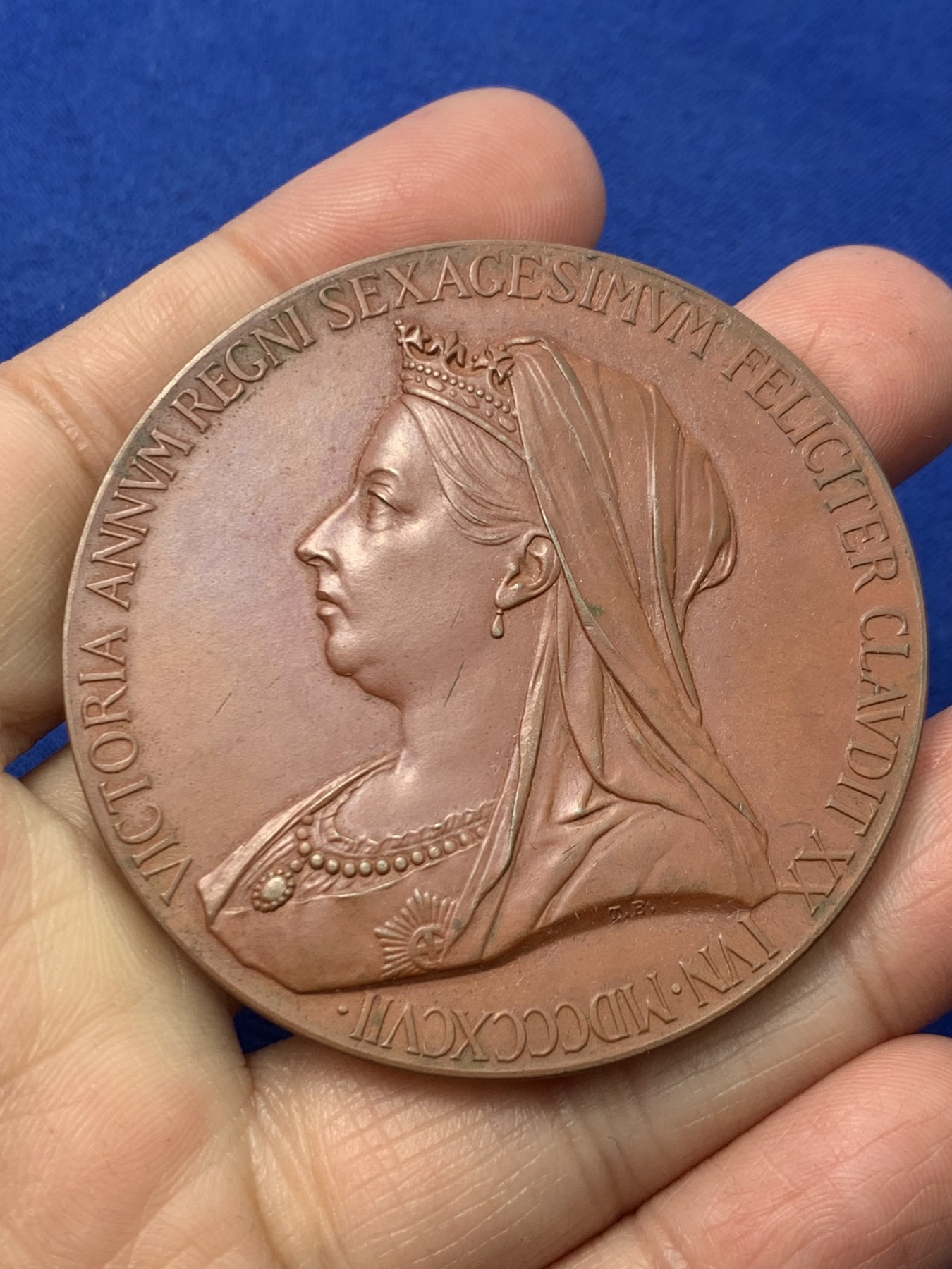 《竞宝斋》第246场-周日，周一 ，周二3场连拍 (全场包邮) 英国1897年维多利亚登基60周年纪年钻石禧年大铜章 好品带原盒 细节见图