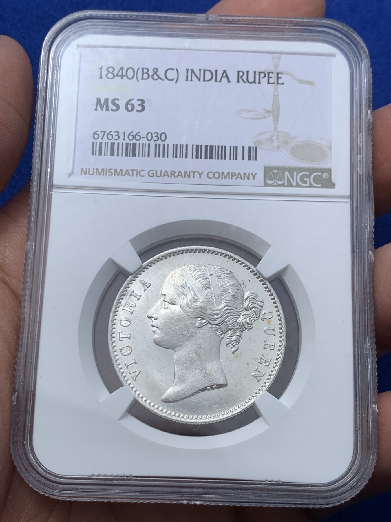 《竞宝斋》第246场-周日，周一 ，周二3场连拍 (全场包邮) NGC-MS63 1840年 维多利亚女王 英属印度1卢比双辫版 初打好状态 有镜面凝霜感 印度币潜力巨大