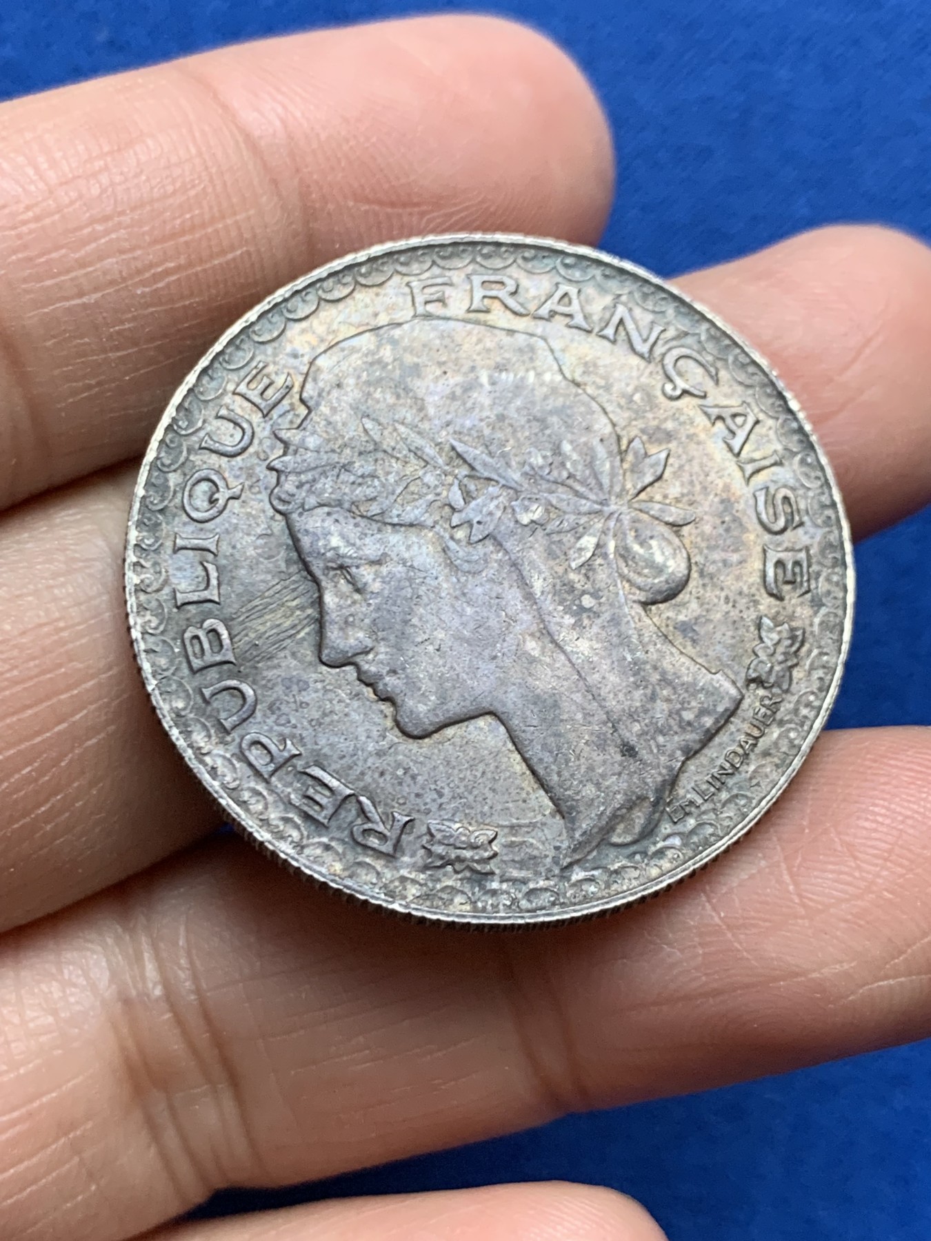 《竞宝斋》第246场-周日，周一 ，周二3场连拍 (全场包邮) 法属印度支那1931年最后的坐洋女神银币 脸前细划 细节见图