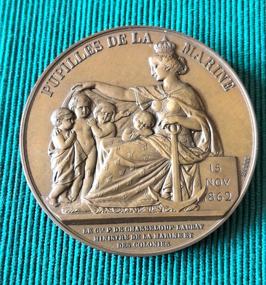 外国币章第二十一期（龙年首期） 1862年拿三铜章，海军学校，原著蜜蜂边铭，58mmFDC品相