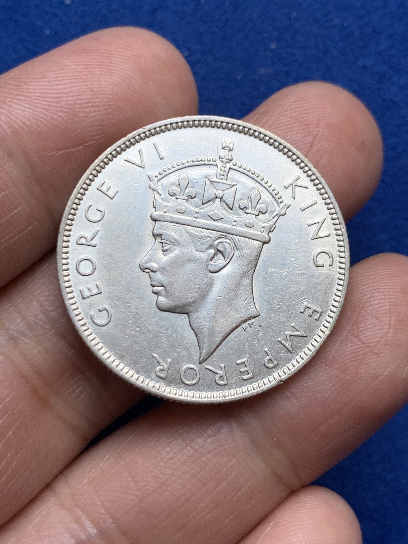 《竞宝斋》第246场-周日，周一 ，周二3场连拍 (全场包邮) 英属塞舌尔1939年乔治六世1卢比银币 底板带光 特年 发行9万