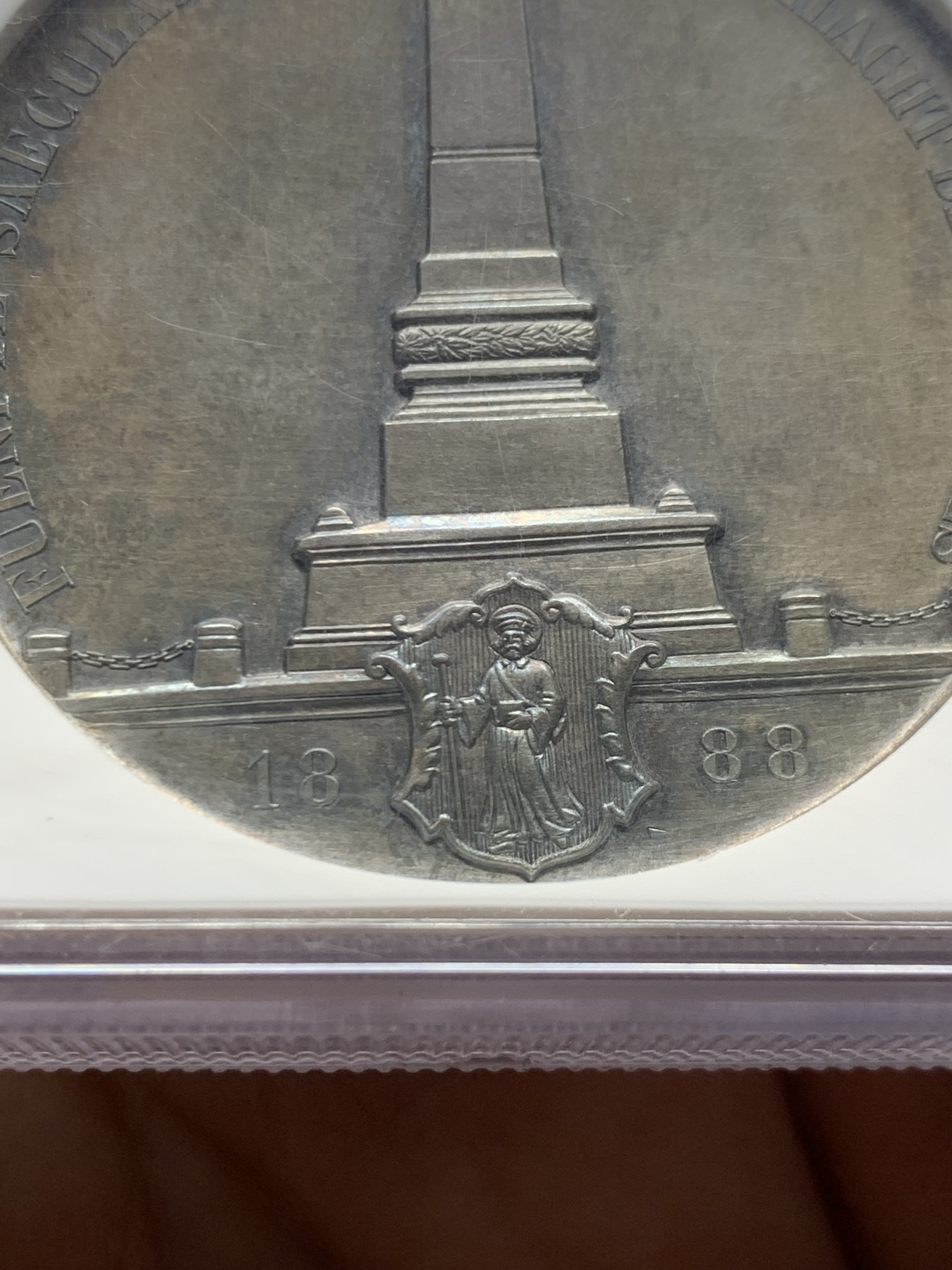 《竞宝斋》第246场-周日，周一 ，周二3场连拍 (全场包邮) NGC MS62 1888年 瑞士格拉鲁斯战役500周年纪念银章  加厚盒 少见品种 老包浆出分不易 去年11月麦稀奇成交价2000