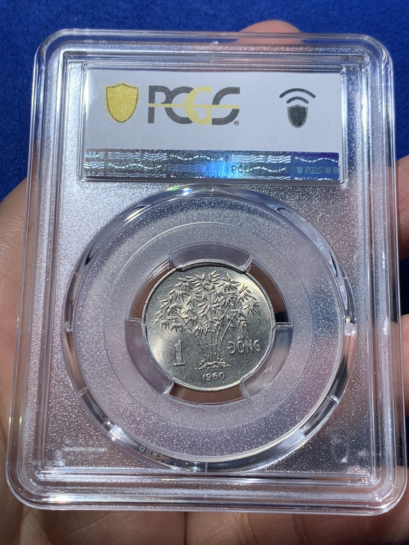 《竞宝斋》第246场-周日，周一 ，周二3场连拍 (全场包邮) PCGS MS65 越南1960年吴庭艳头像1盾，高分强光好品！