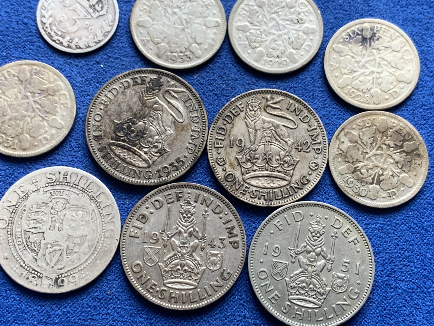 《竞宝斋》第246场-周日，周一 ，周二3场连拍 (全场包邮) 11枚一组 英国散币 先令5枚（银4枚）6便士5枚 维多利亚3便士1枚