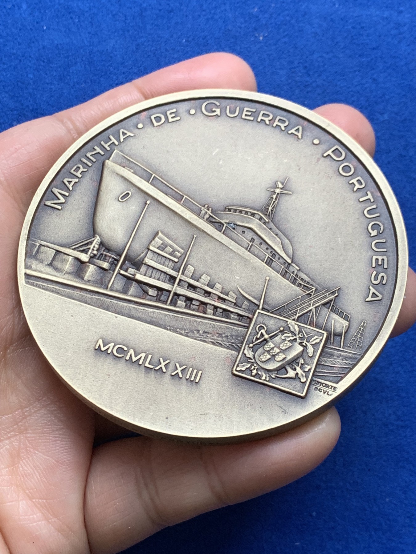 《竞宝斋》第246场-周日，周一 ，周二3场连拍 (全场包邮) 葡萄牙1973林波波号巡逻舰大铜章 74.3mm 173.3克