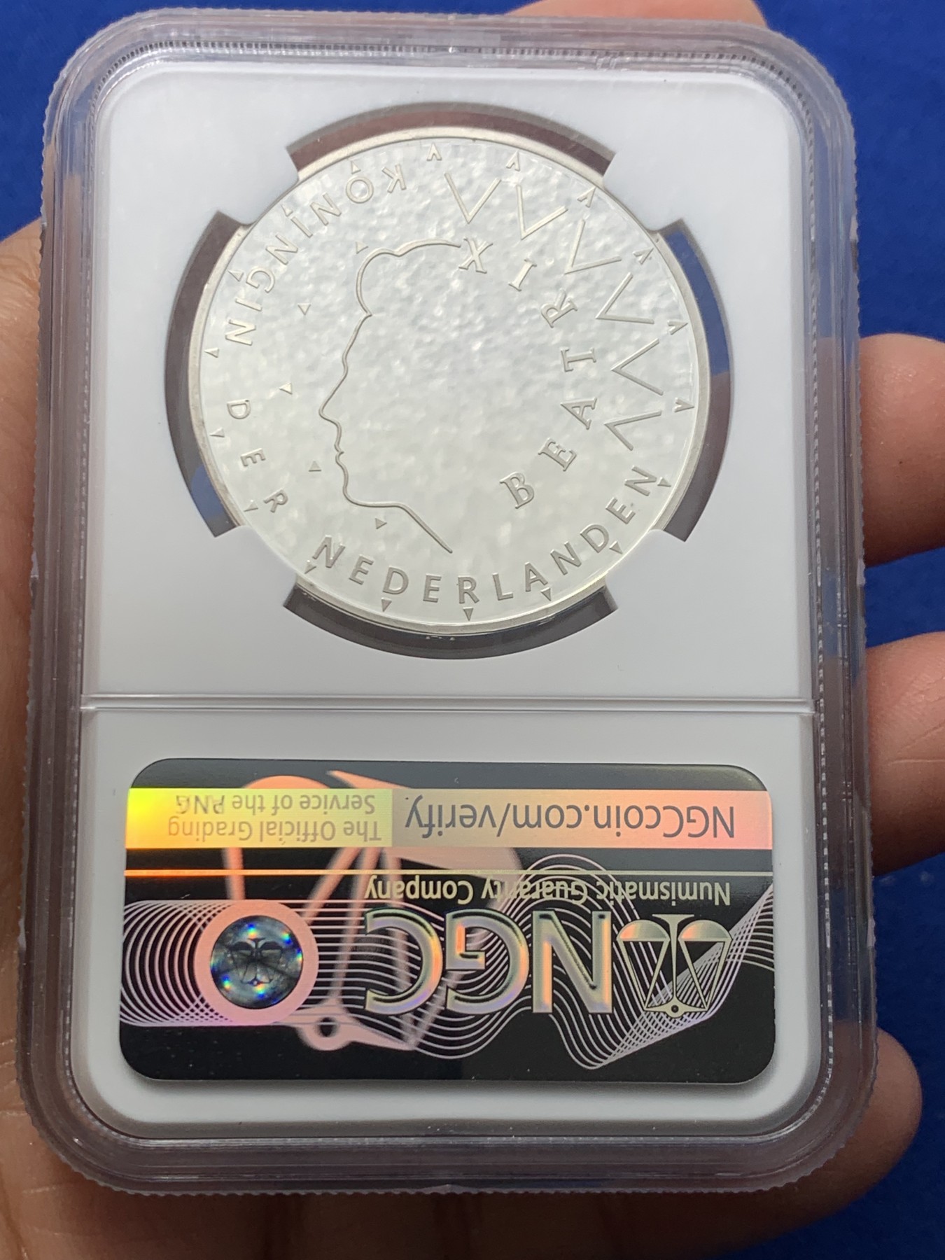 《竞宝斋》第246场-周日，周一 ，周二3场连拍 (全场包邮) NGC PF69UC 冠军分 荷兰1987贝亚特丽克丝女王50周岁精致纪念银币 盒证齐全 35周年标