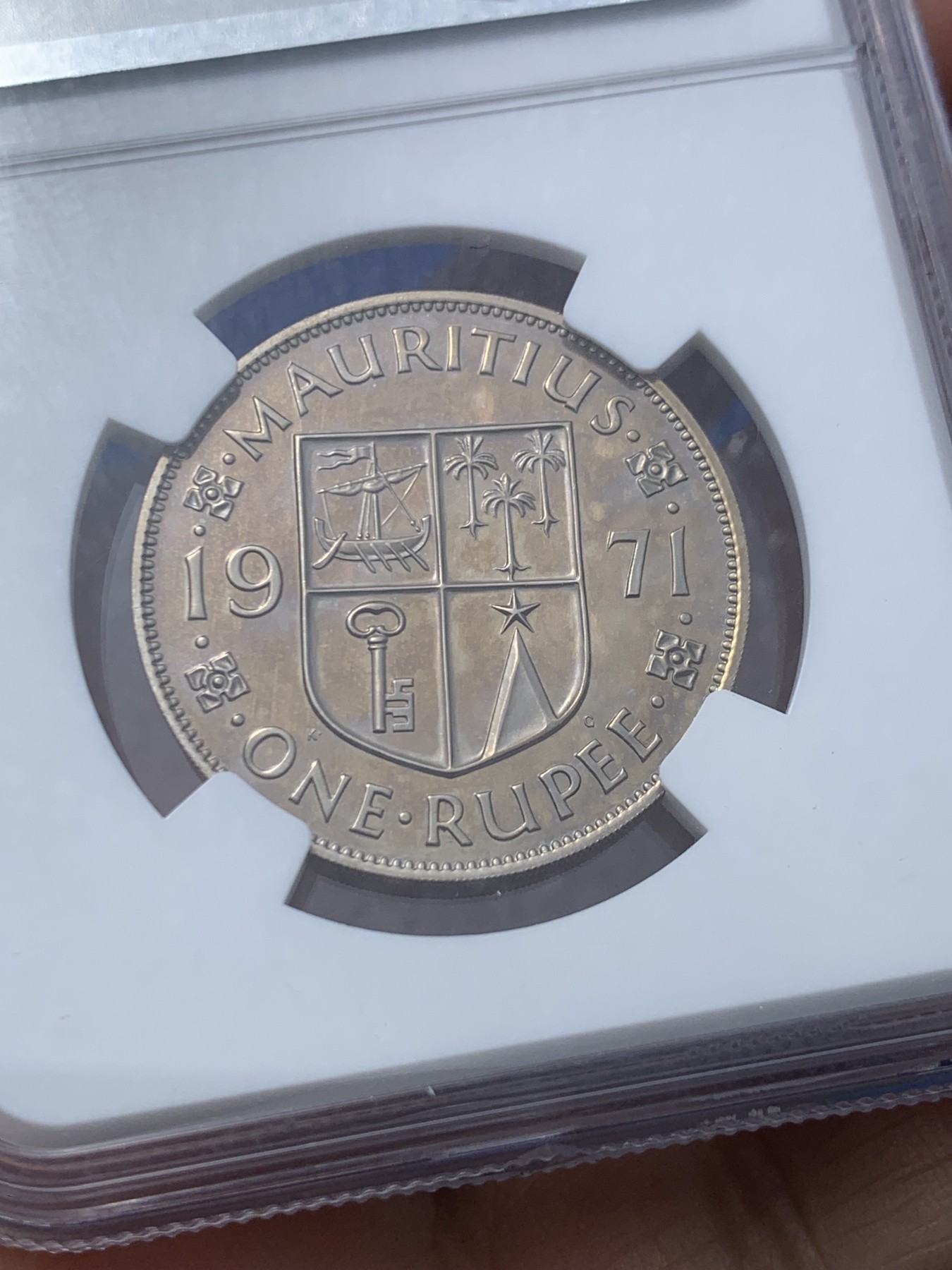 《竞宝斋》第246场-周日，周一 ，周二3场连拍 (全场包邮) NGC PF67UC 毛里求斯1971年1卢比 发行量750枚 毛里求斯精制镍币