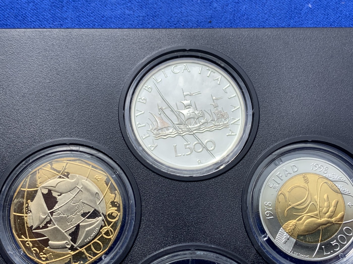 《竞宝斋》第246场-周日，周一 ，周二3场连拍 (全场包邮) 意大利1998年精制套币，贝尼尼纪念，设计精美大套，盒证全