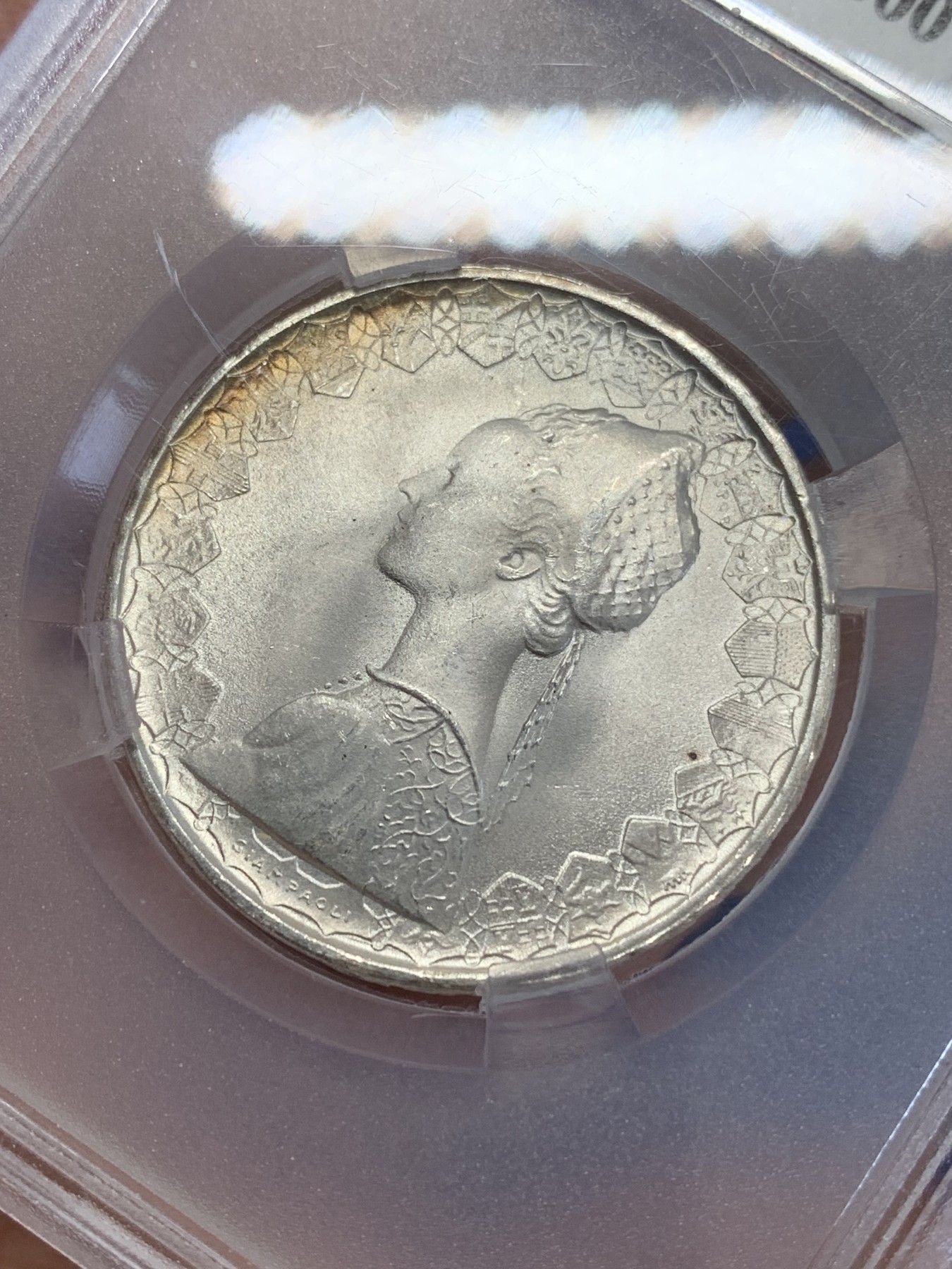 《竞宝斋》第246场-周日，周一 ，周二3场连拍 (全场包邮) TQG-MS66 意大利 1966年 帆船少女500里拉银币 卷拆品 淡金月牙彩