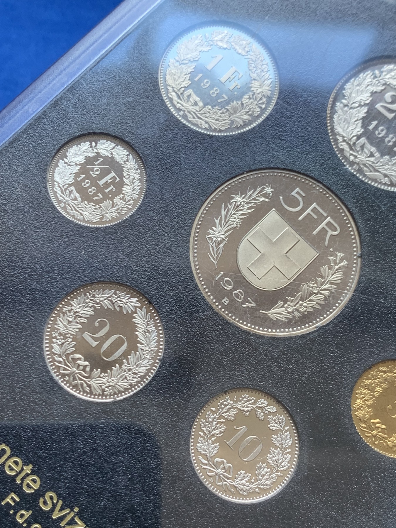 《竞宝斋》第246场-周日，周一 ，周二3场连拍 (全场包邮) 全新PL 瑞士联邦 伯尔尼造币厂1987-B 精制法郎套币