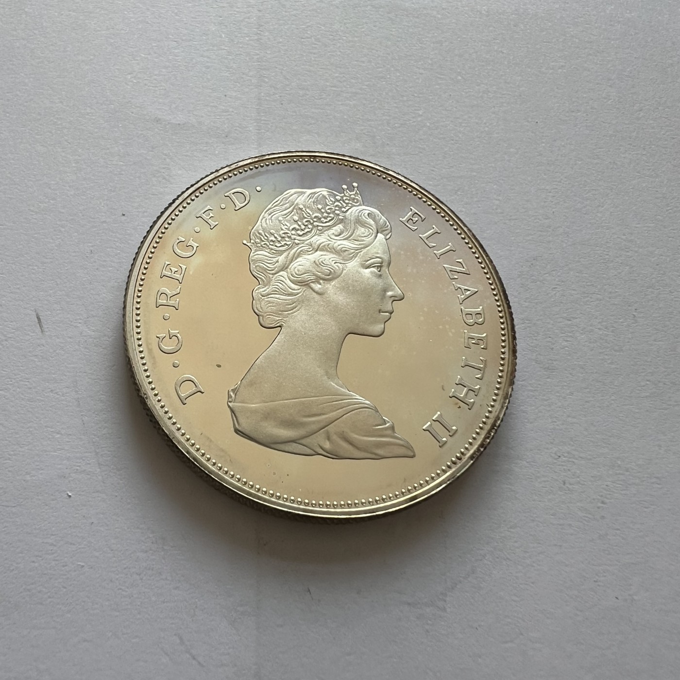 顺丰包邮 外国新银币 老银币 英国1981年查尔斯和戴安娜王妃结婚纪念精制大银币原盒证书带点彩