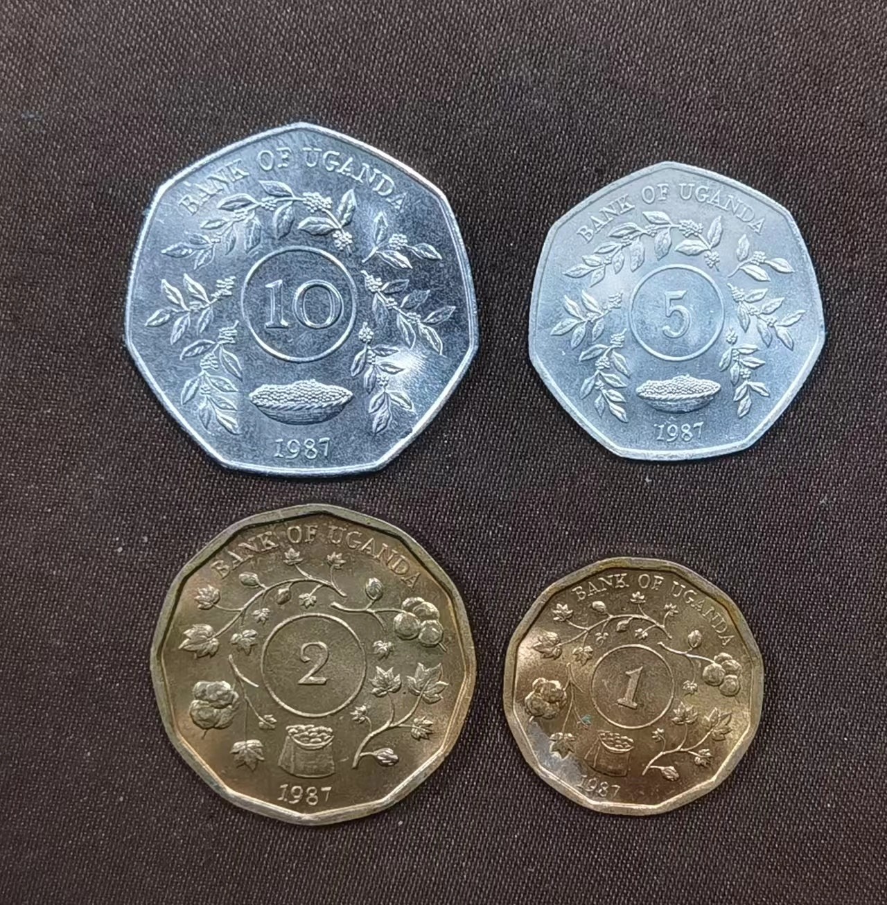 北京马甸外国币专卖微拍第117期，外国非贵金属纪念币，流通币专场，陆续上新，欢迎关注 乌干达