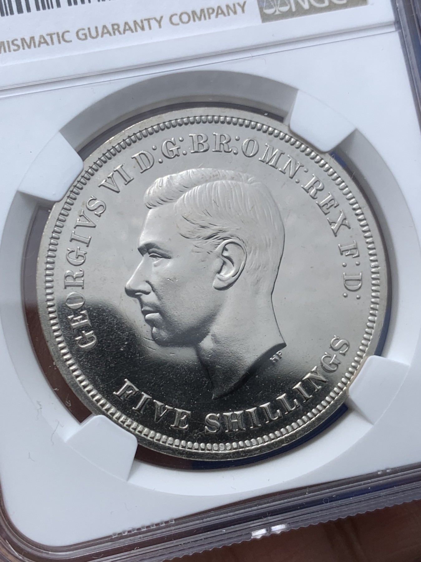 《竞宝斋》第246场-周日，周一 ，周二3场连拍 (全场包邮) NGC PL63 英国1951年乔治六世克朗 最后的镍马剑