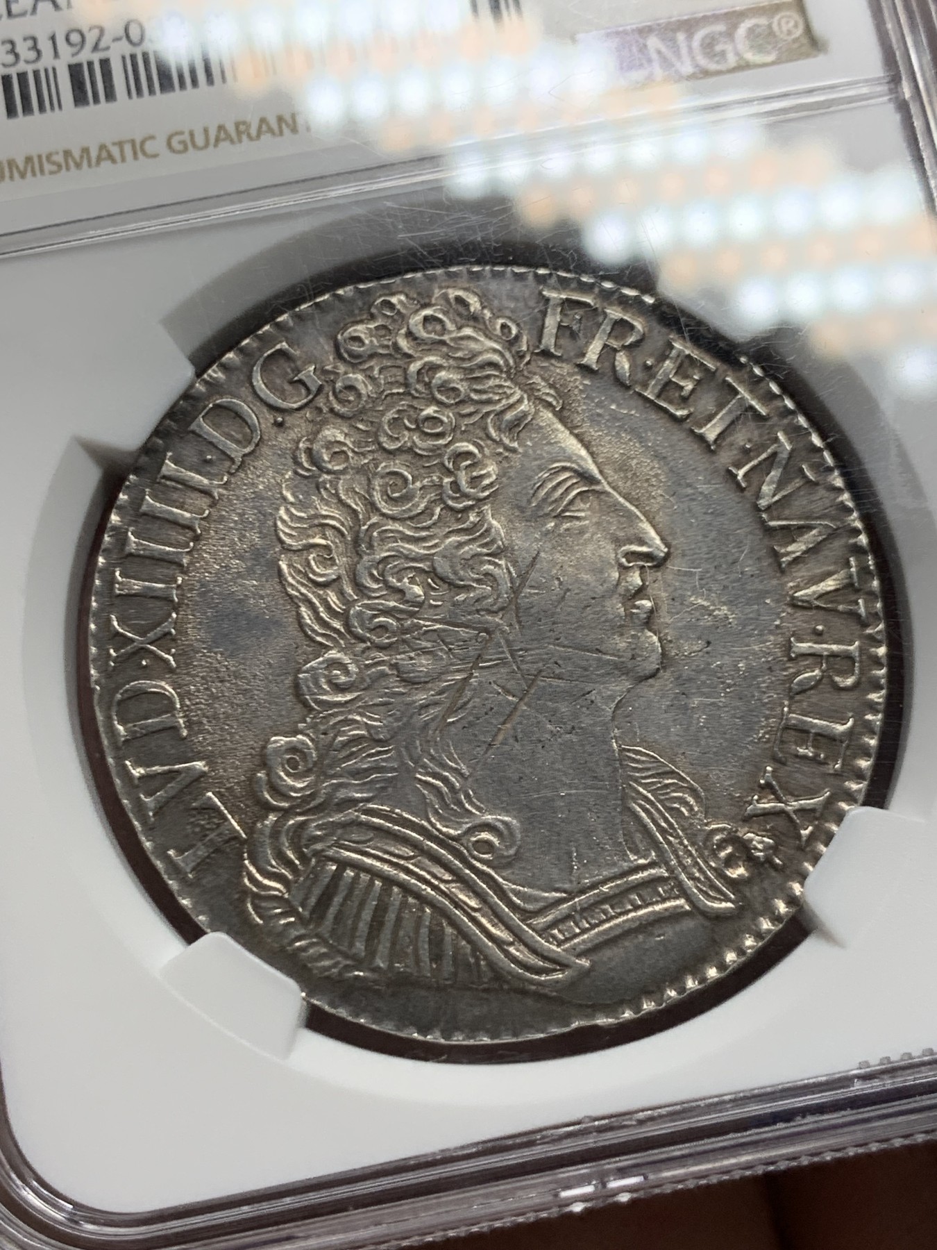 《竞宝斋》第246场-周日，周一 ，周二3场连拍 (全场包邮) NGC UNCD 法国1709年三皇冠路易十四太阳王埃居大银 人物打制清晰 卷发层次感强 整体感尚佳