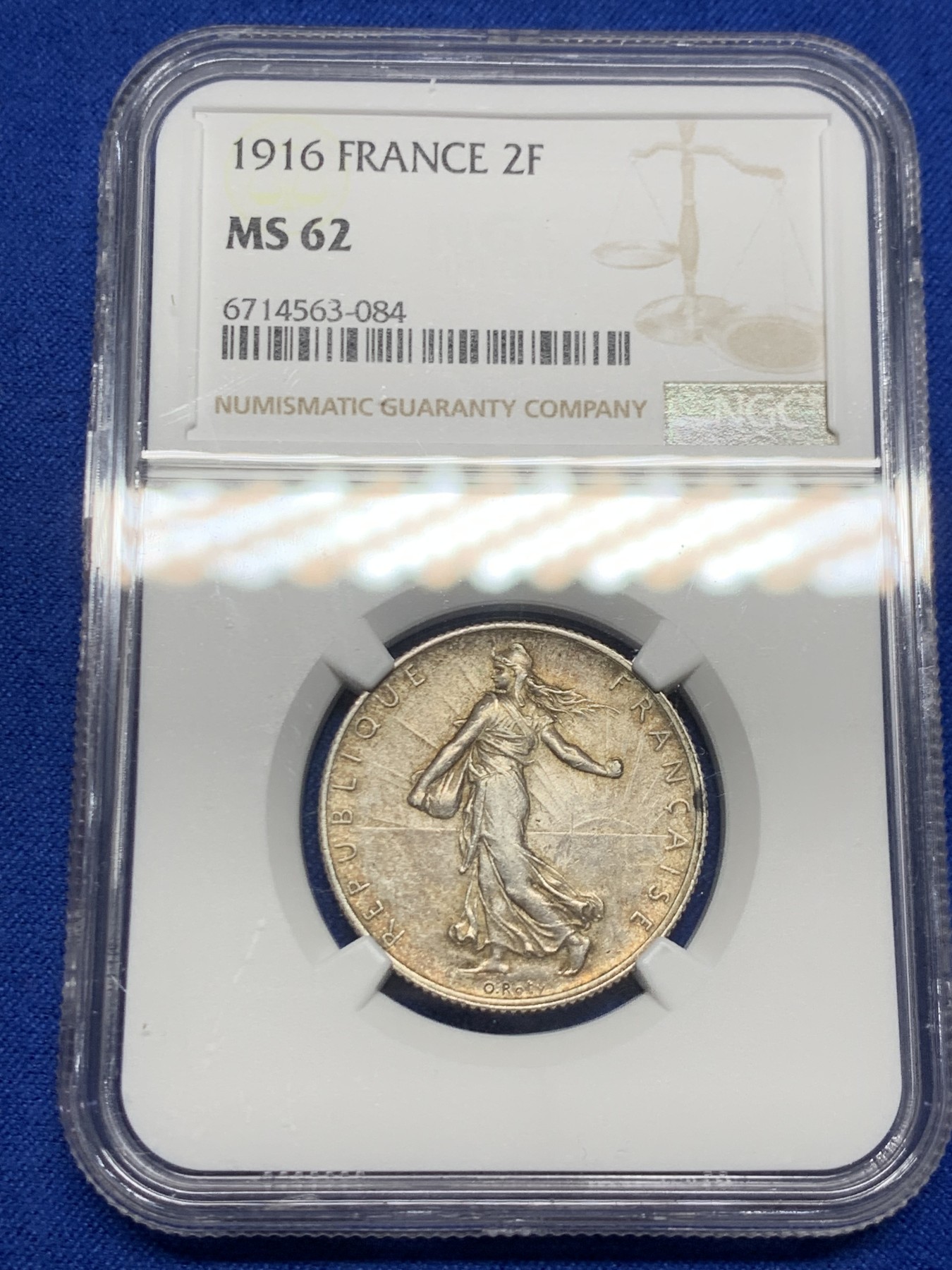 《竞宝斋》第246场-周日，周一 ，周二3场连拍 (全场包邮) NGC MS62 法国1916年播种女神2法郎银币