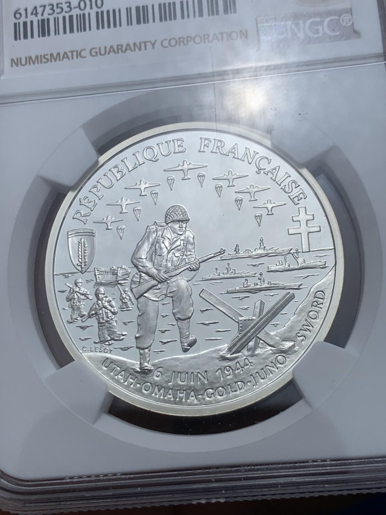 《竞宝斋》第246场-周日，周一 ，周二3场连拍 (全场包邮) NGC PF69UC 法国1993诺曼底登陆银币 95克劳斯年度最具历史意义