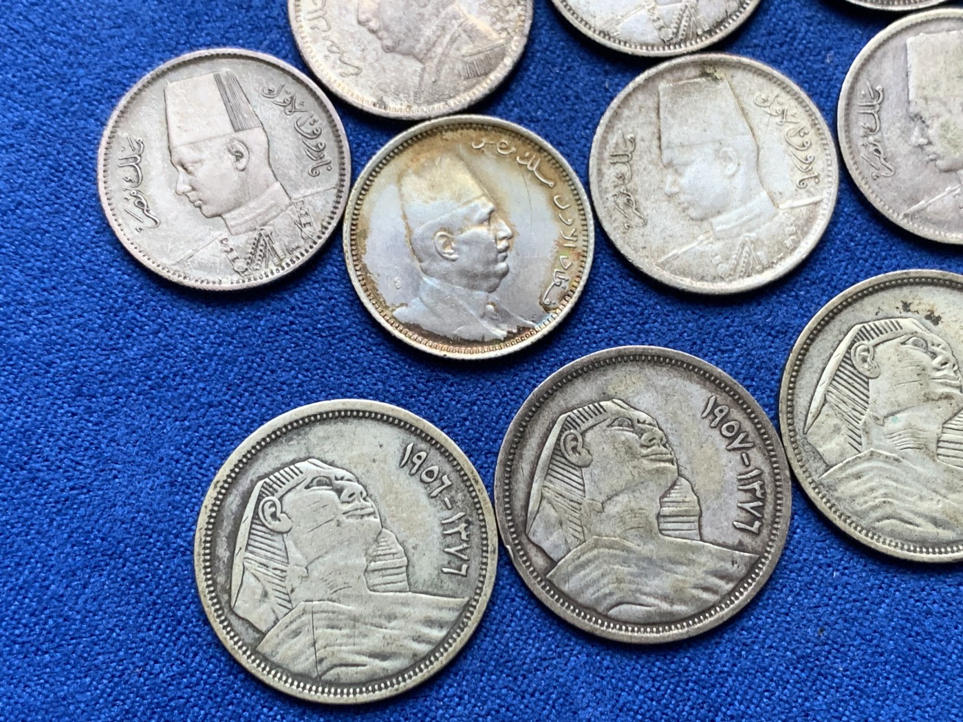 《竞宝斋》第246场-周日，周一 ，周二3场连拍 (全场包邮) 埃及早期银币共13枚：法乌德和法鲁克2皮阿斯特银币9枚+狮身人面像10皮阿斯特银币1枚+狮身人面像5皮阿斯特银币3枚 个别品相不错的