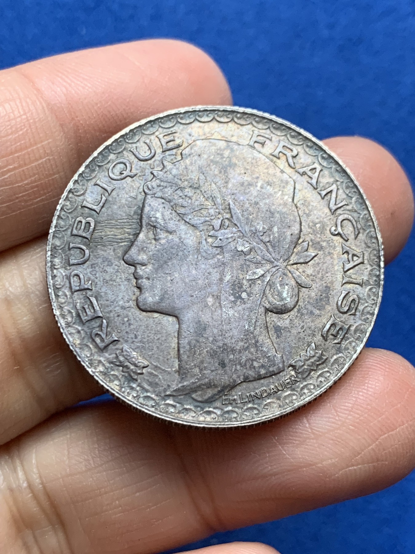 《竞宝斋》第246场-周日，周一 ，周二3场连拍 (全场包邮) 法属印度支那1931年最后的坐洋女神银币 脸前细划 细节见图