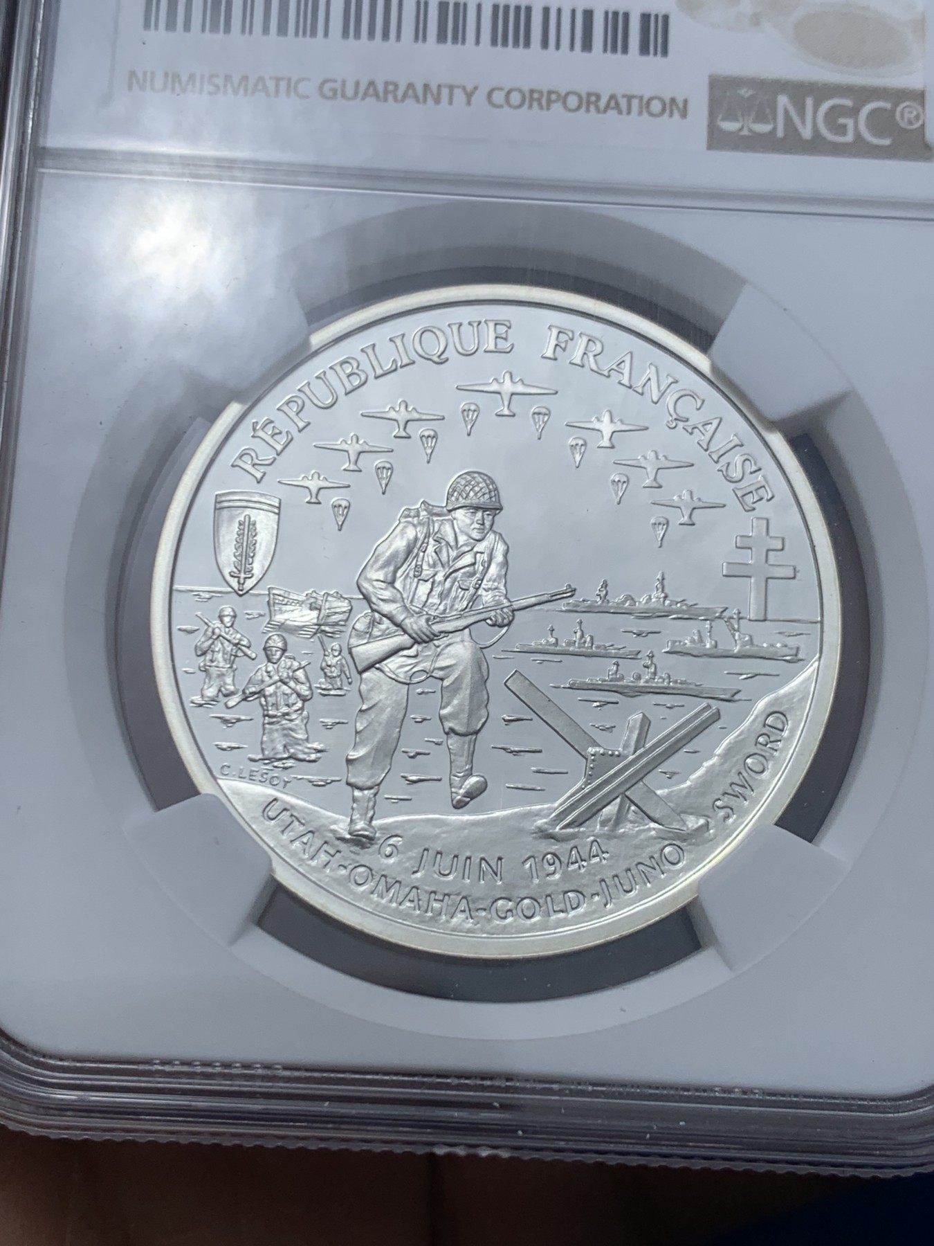 《竞宝斋》第246场-周日，周一 ，周二3场连拍 (全场包邮) NGC PF69UC 法国1993诺曼底登陆银币 95克劳斯年度最具历史意义