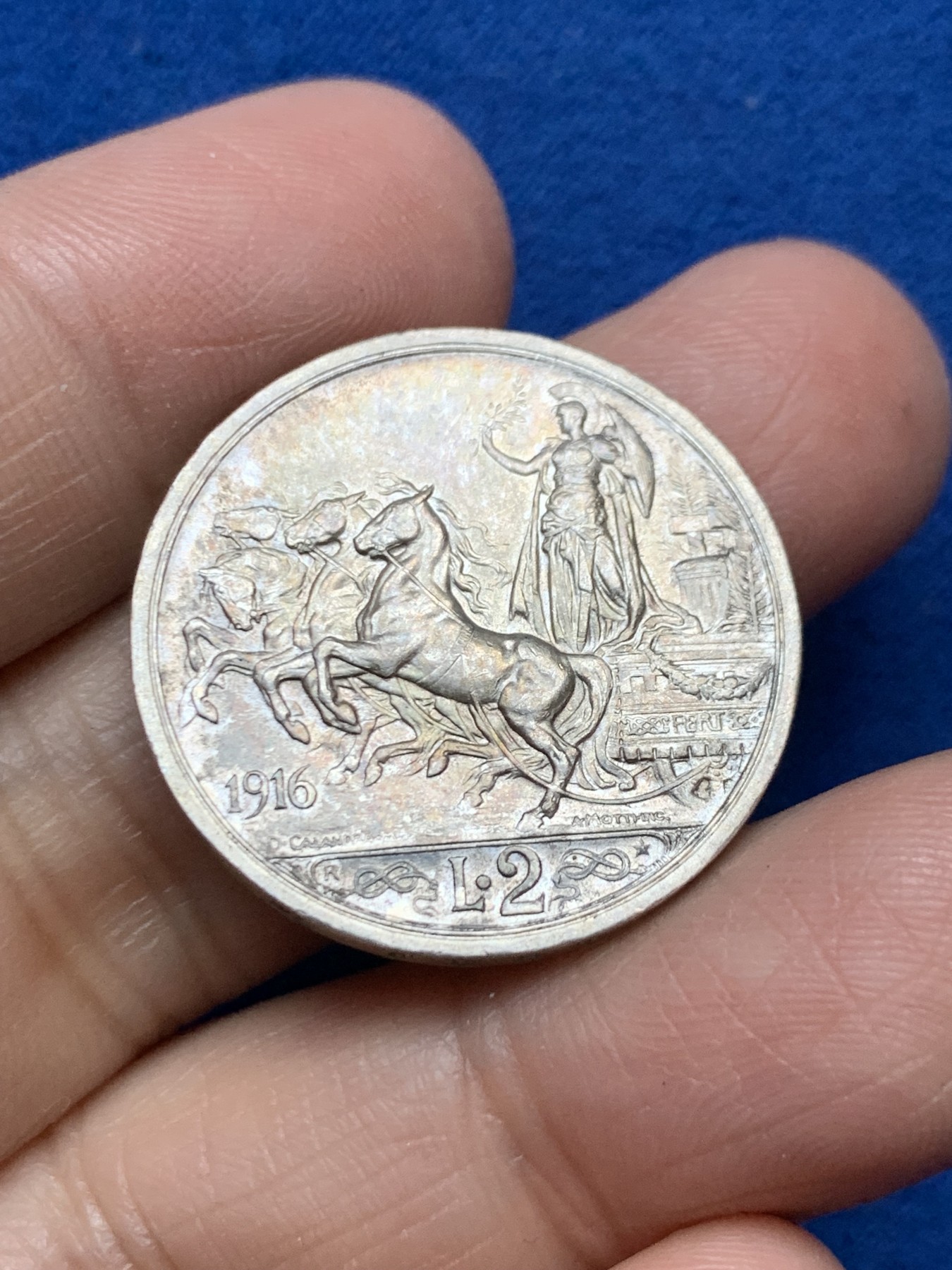 《竞宝斋》第246场-周日，周一 ，周二3场连拍 (全场包邮) 意大利 1916年 四马拉车 2里拉银币