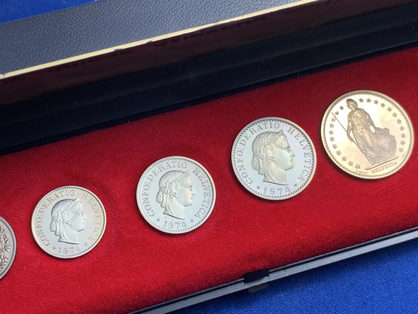 《竞宝斋》第247场-周日，周一 ，周二3场连拍 (全场包邮) 早期长盒子装 瑞士1974年八枚套 PROOF精制套币 非常少见