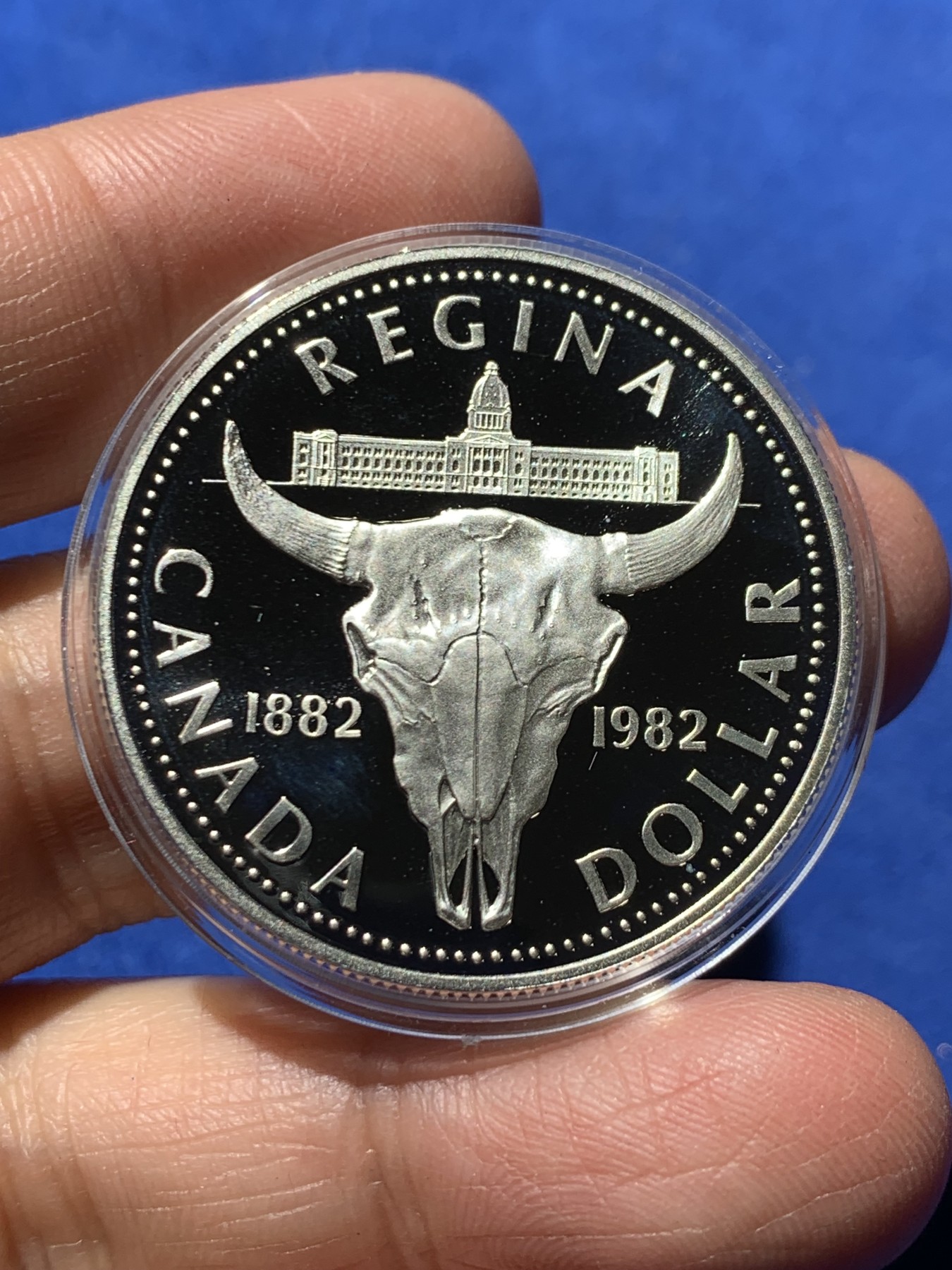 《竞宝斋》第247场-周日，周一 ，周二3场连拍 (全场包邮) 加拿大 1982年 里贾纳市成立100周年 纪念银币 PF 状态 保存的不错 40年了